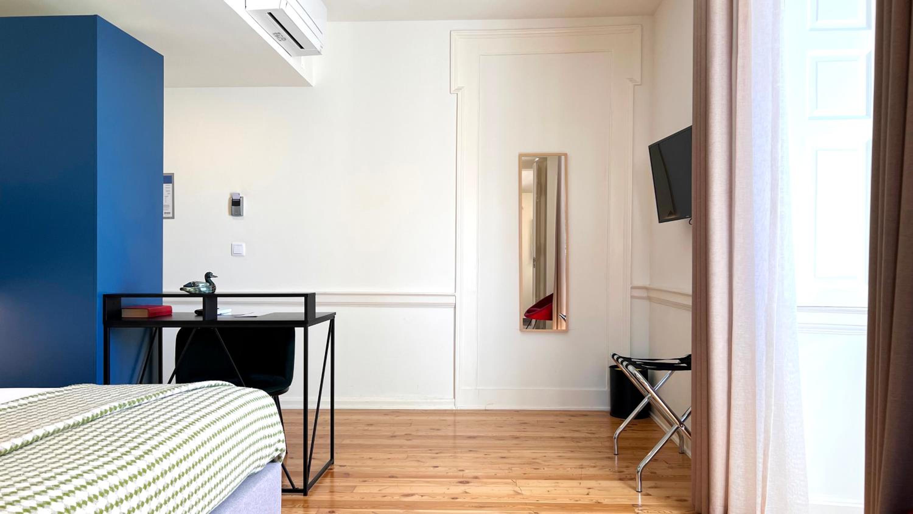 Superior Double or Twin Room - Photo 10