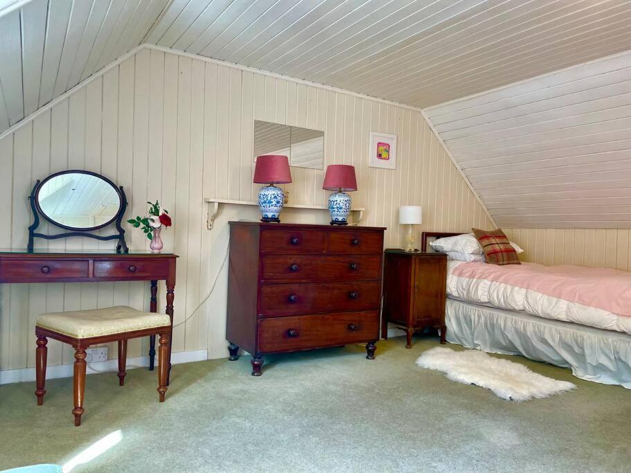Two-Bedroom House photo 3