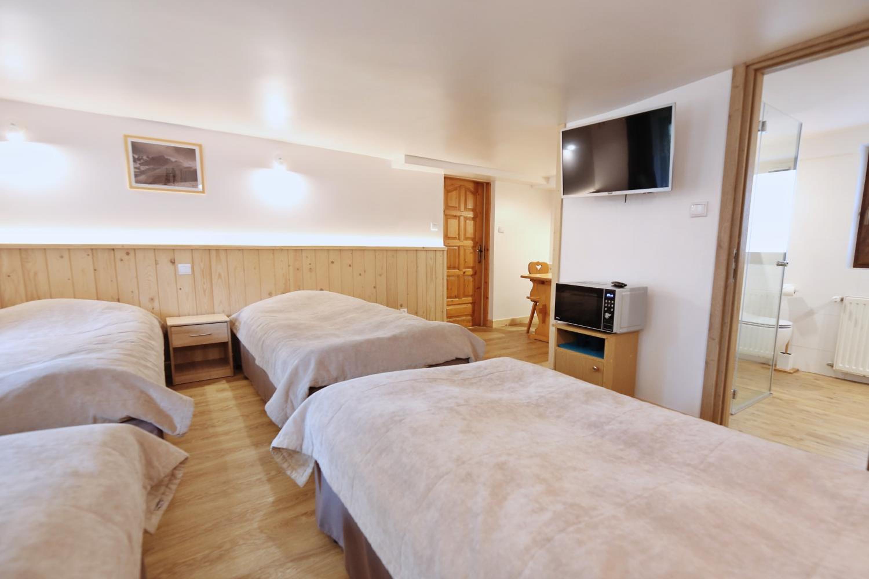 Standard Quadruple Room - Photo 1