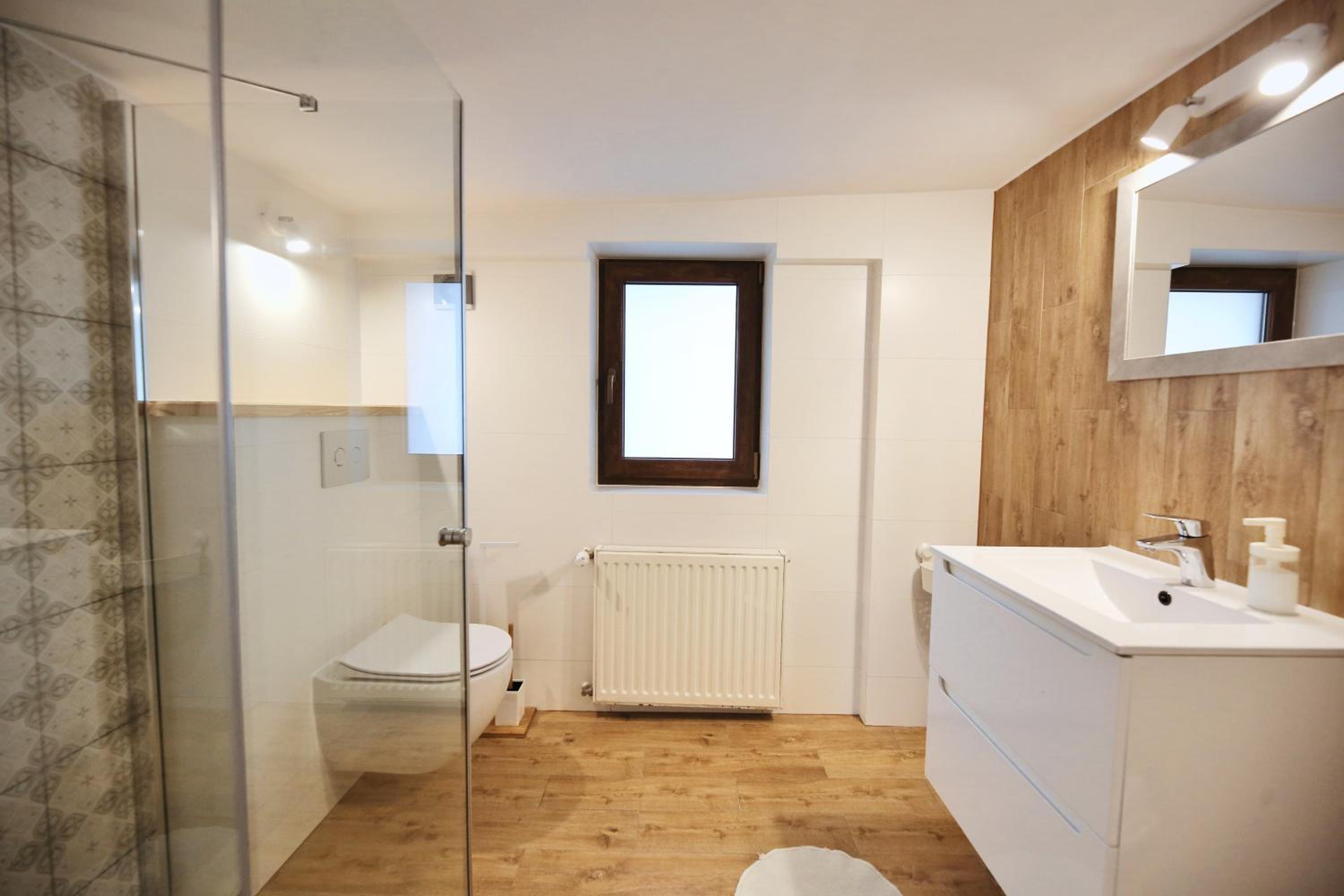 Standard Quadruple Room - Photo 10