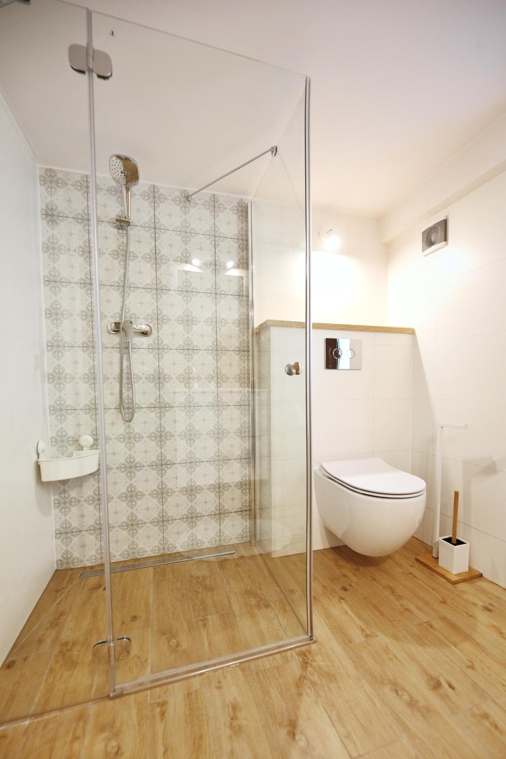 Standard Quadruple Room - Photo 8