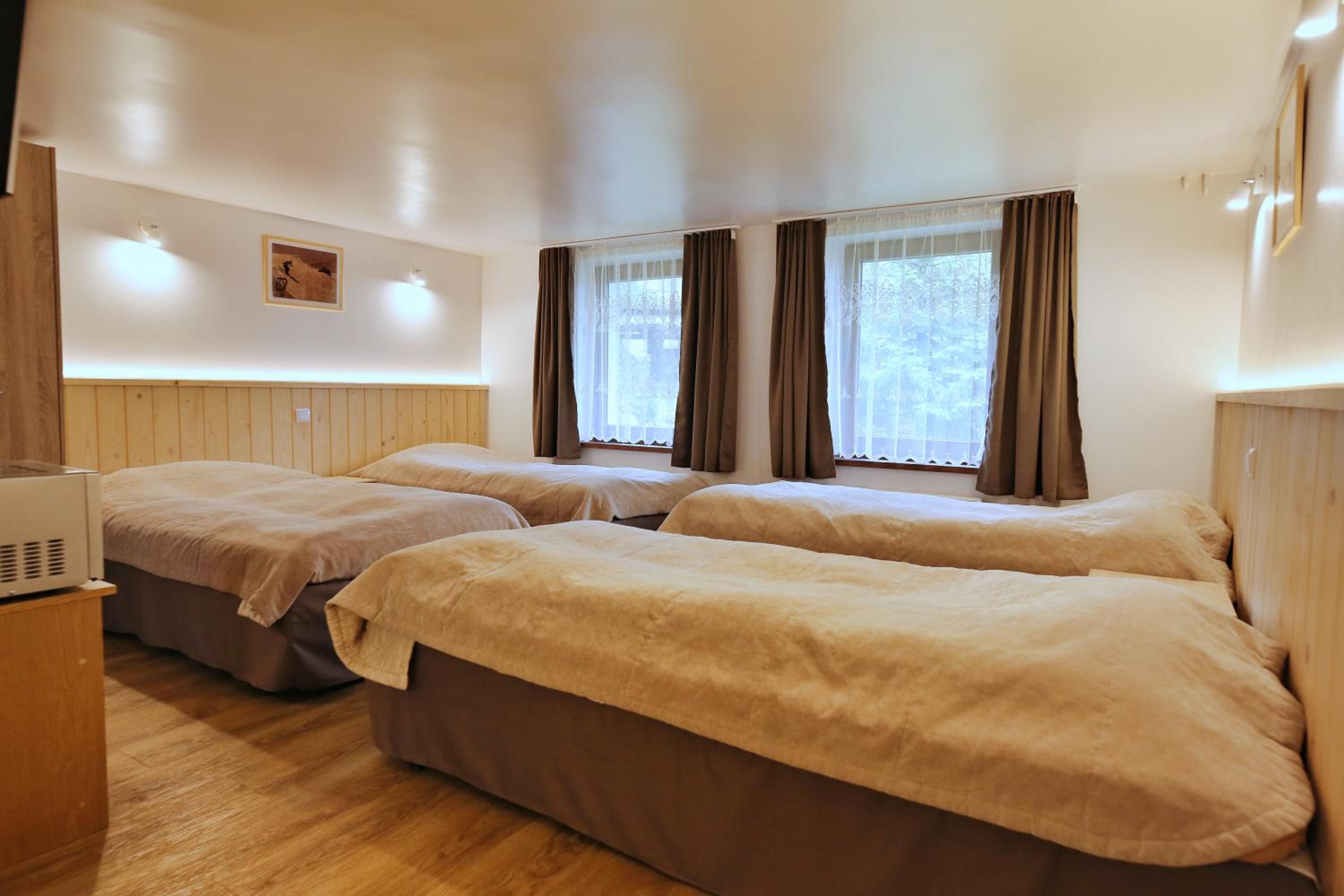 Standard Quadruple Room - Photo 6
