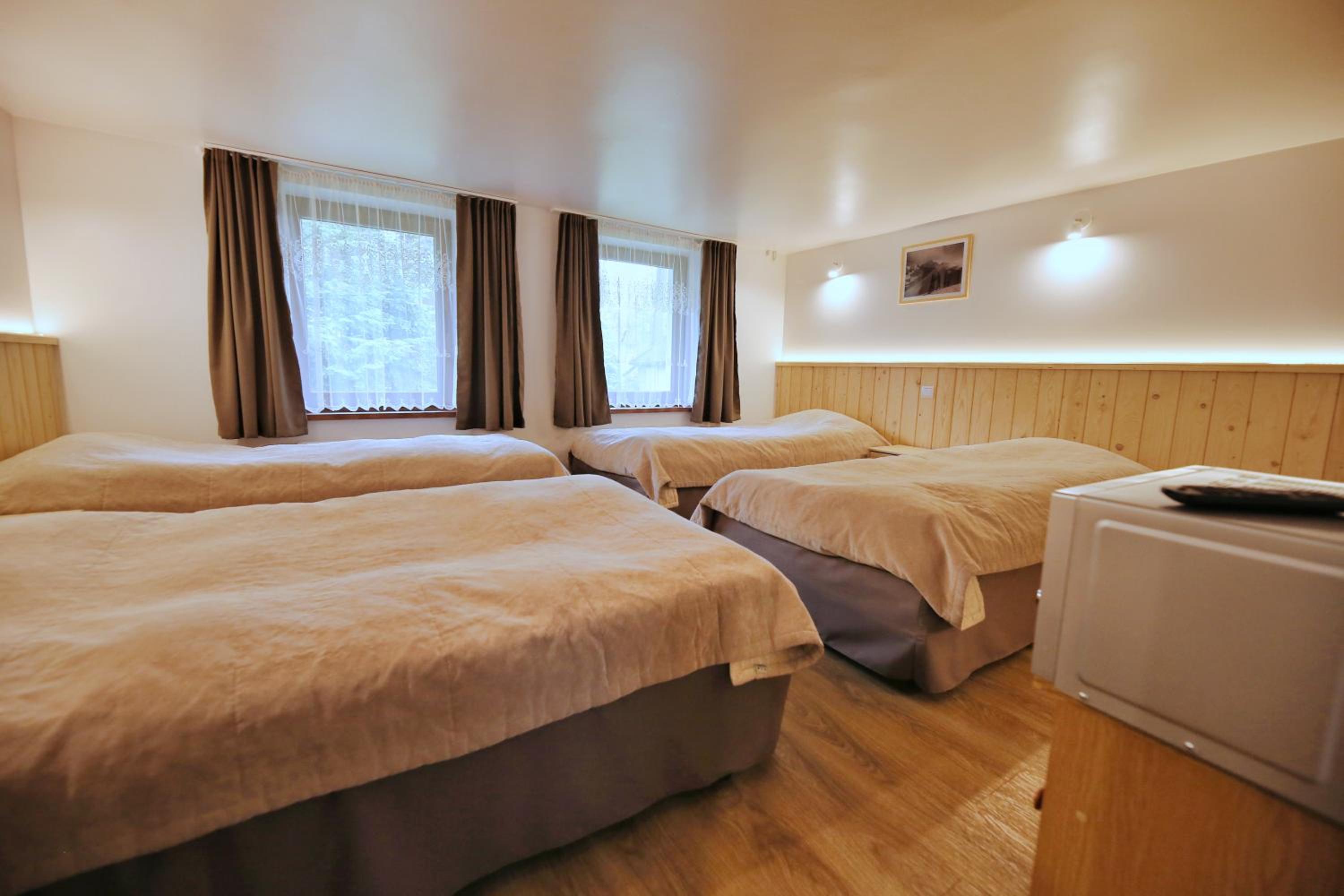 Standard Quadruple Room - Photo 7