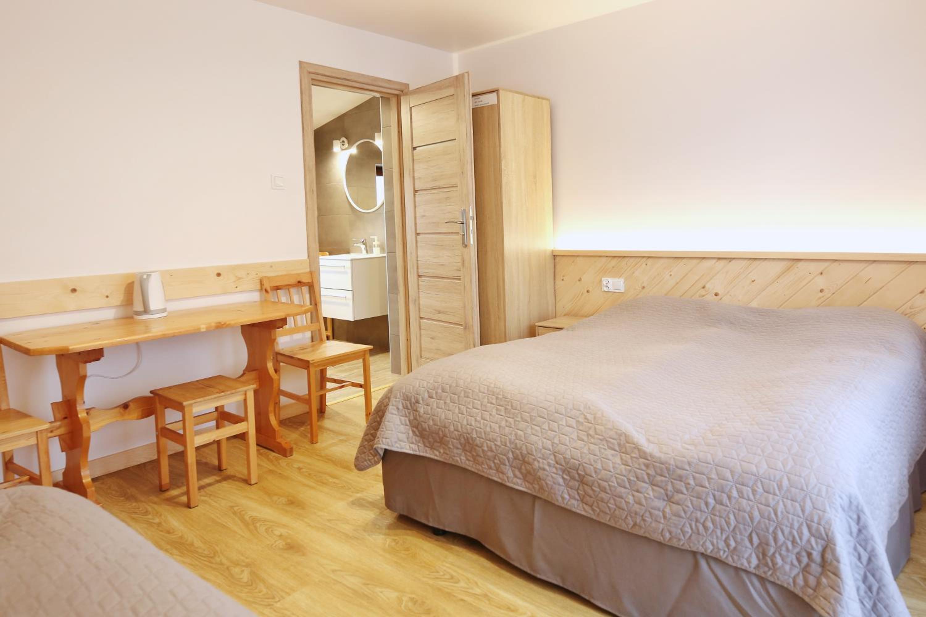 Triple Room with Bathroom - Photo 15