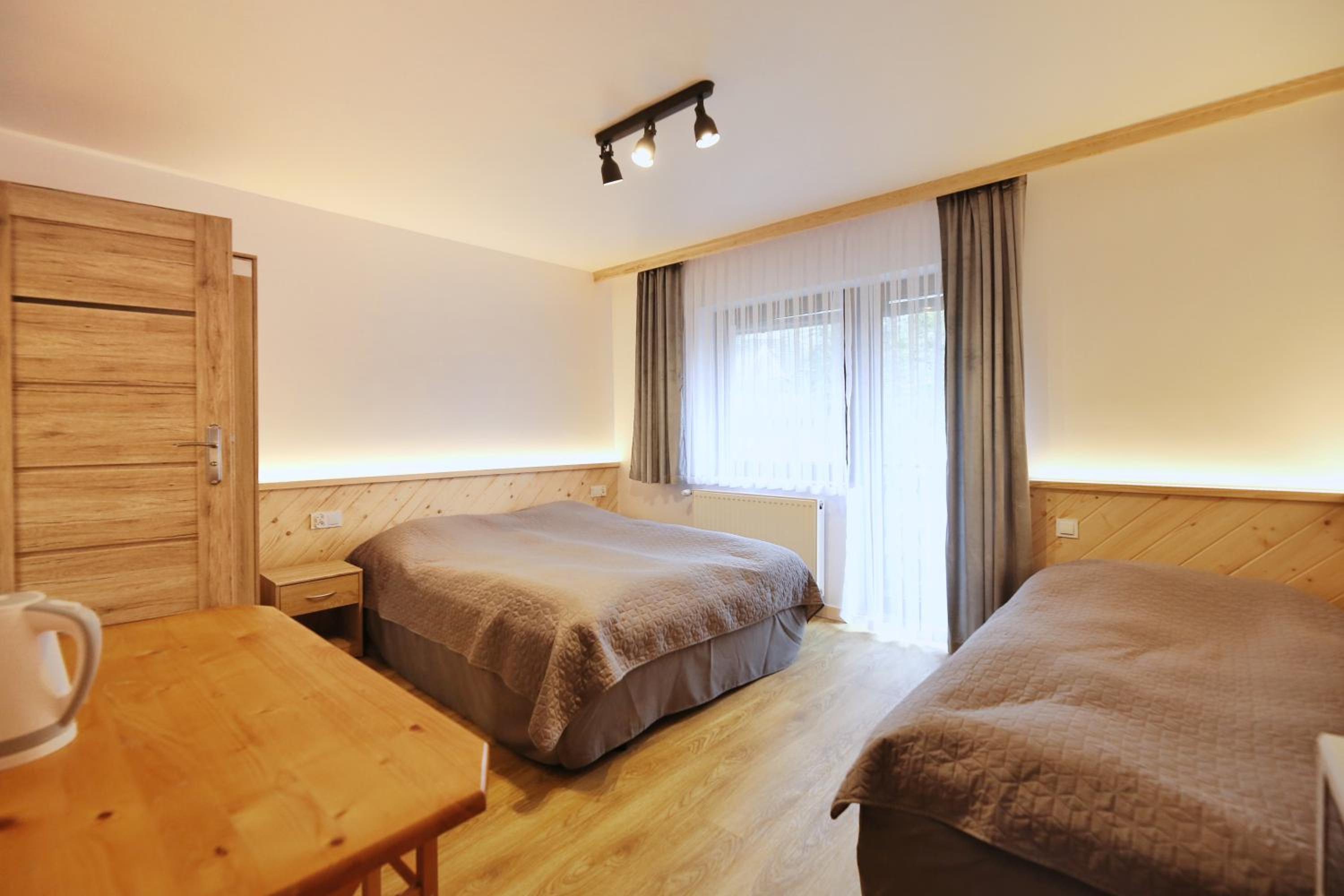 Triple Room with Bathroom - Photo 13
