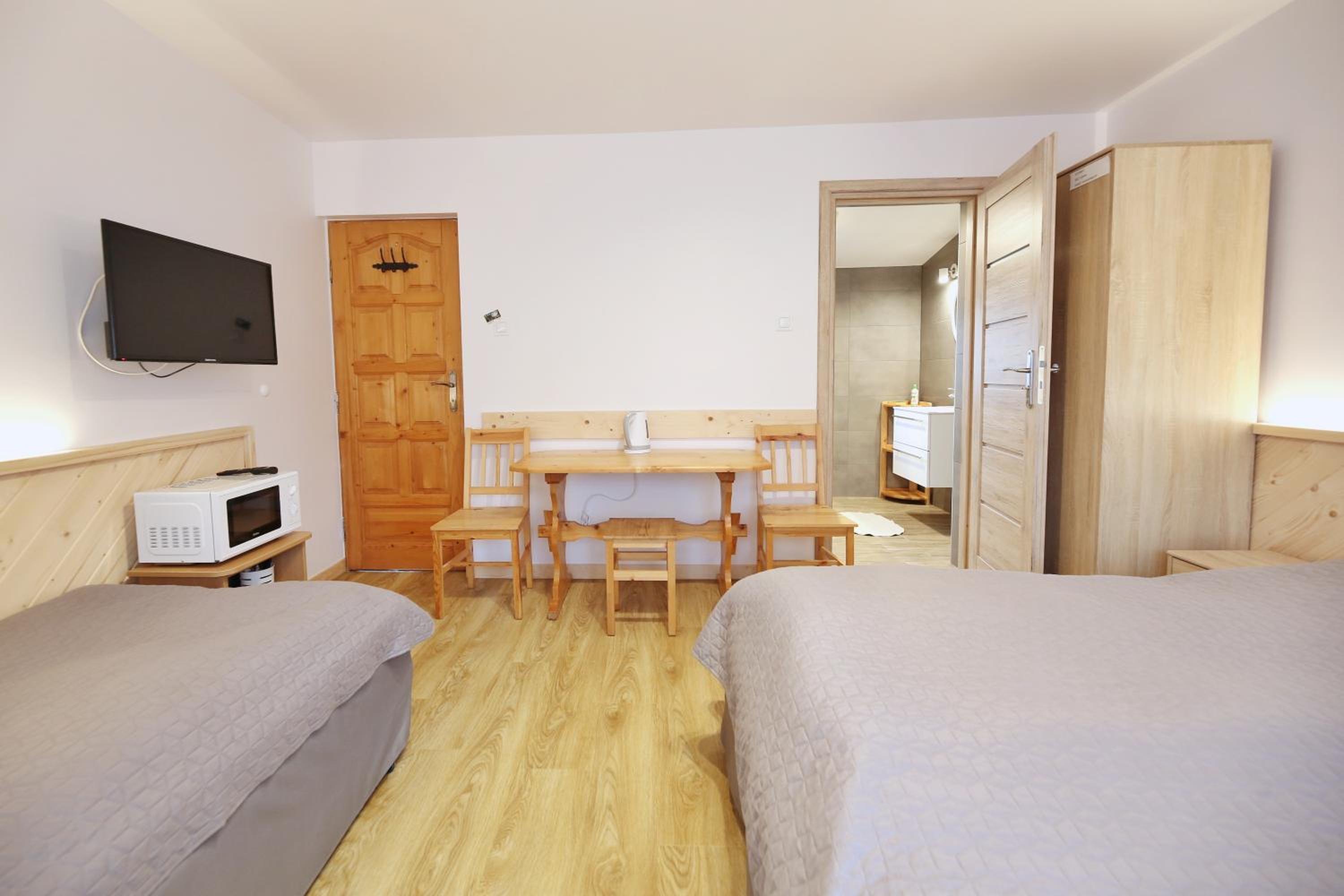 Triple Room with Bathroom - Photo 17