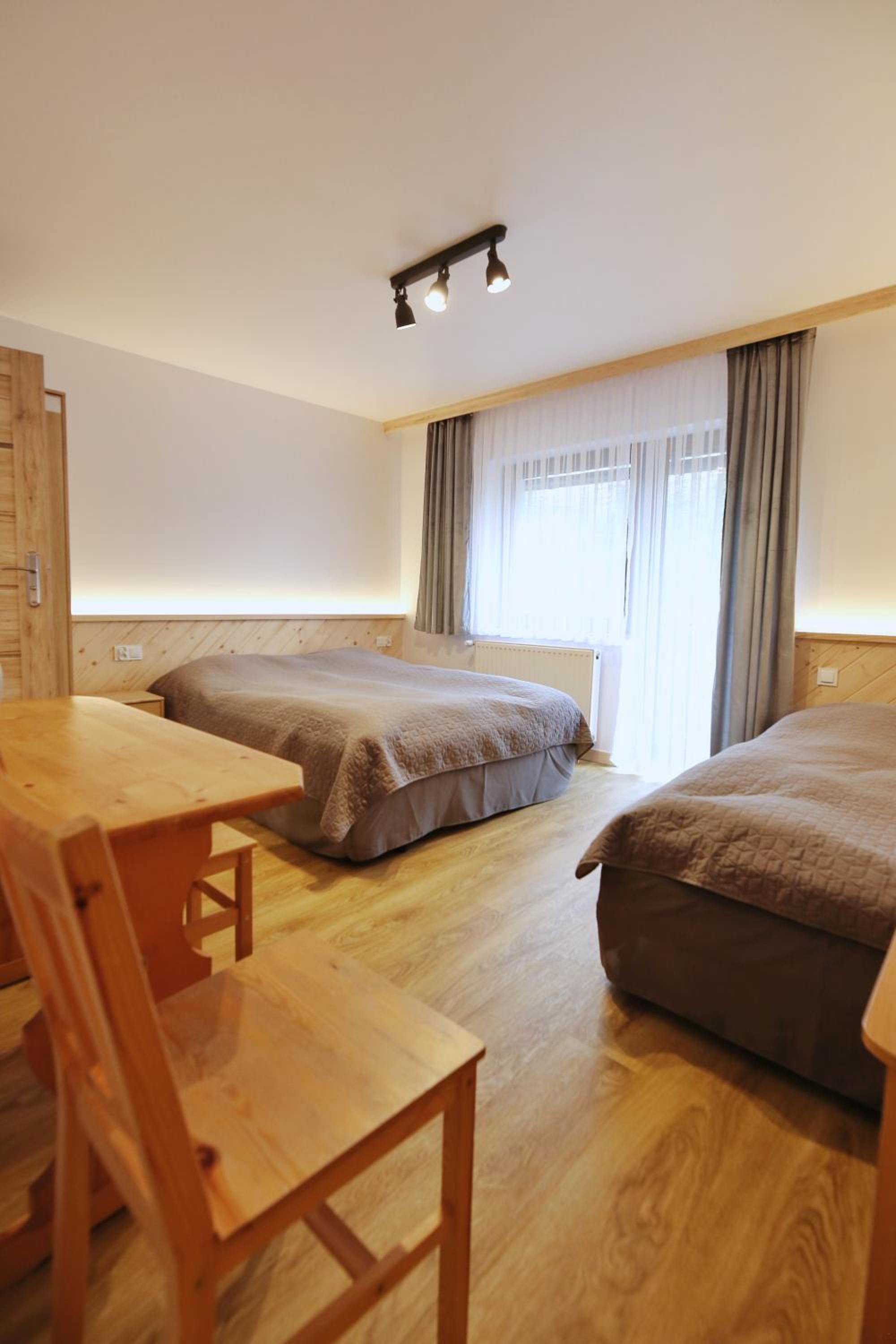 Triple Room with Bathroom - Photo 14