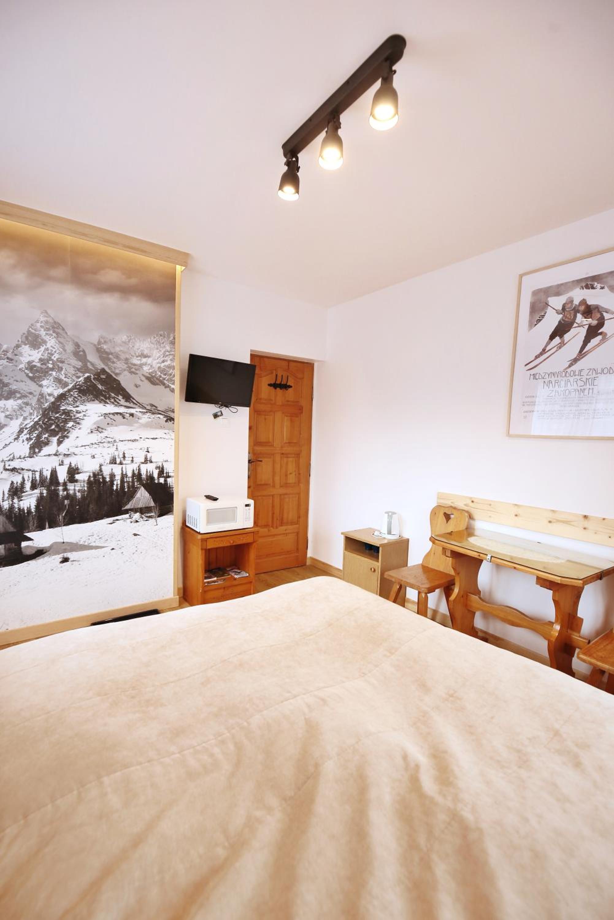 Double Room with Private External Bathroom - Photo 1