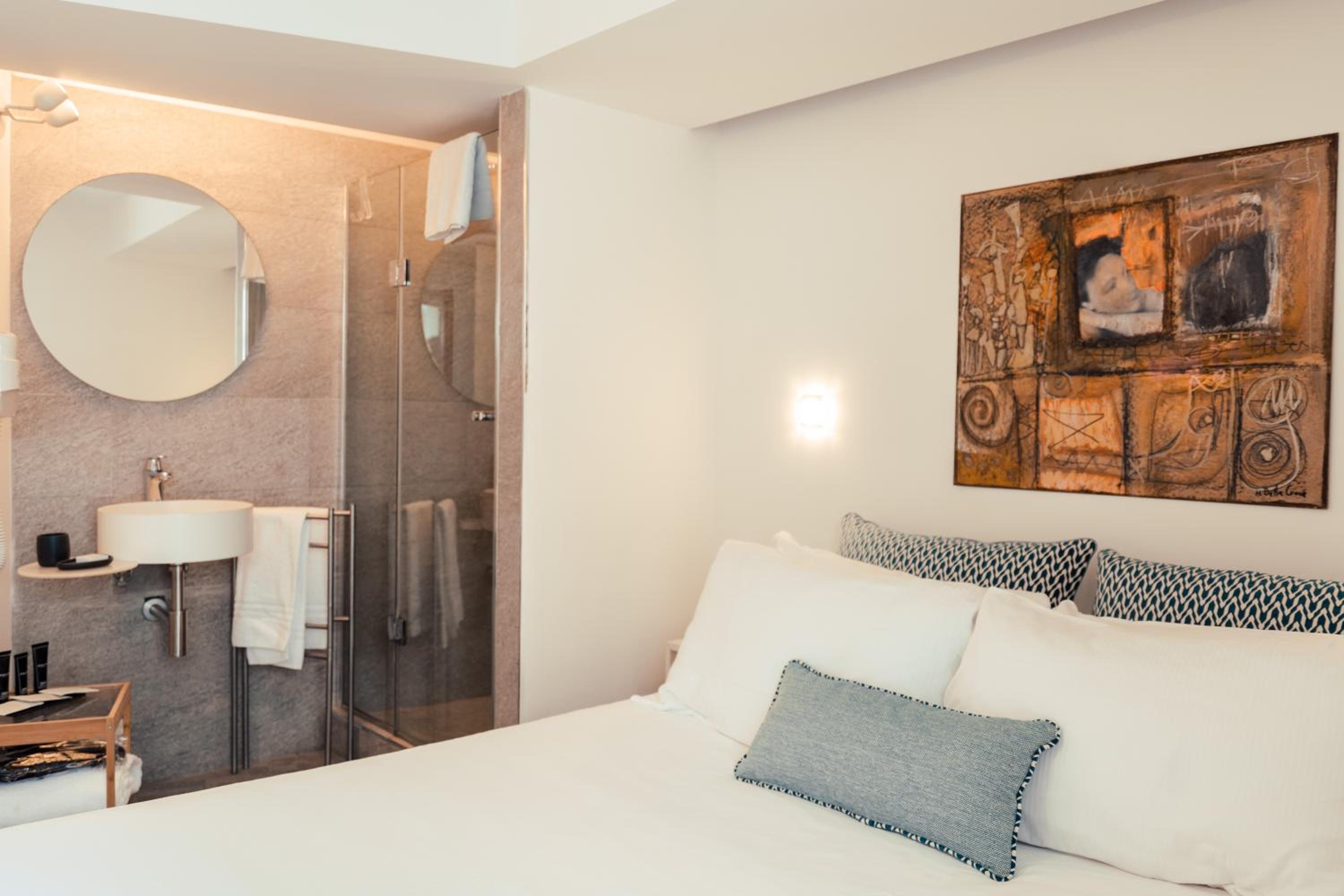 Deluxe Double Room with Balcony and Sea View - Photo 8