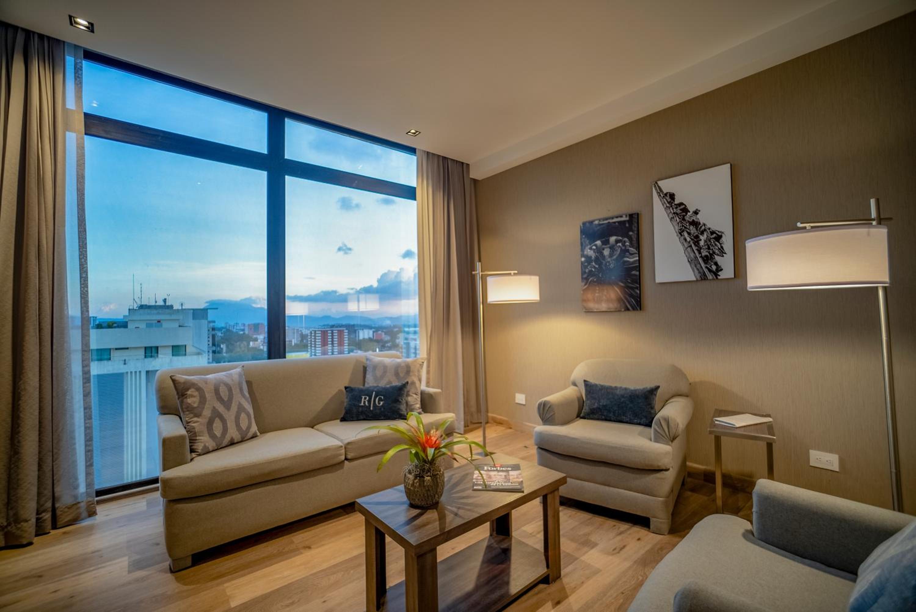 One-Bedroom Business Suite with Two Queen Beds, Non-Smoking photo 1
