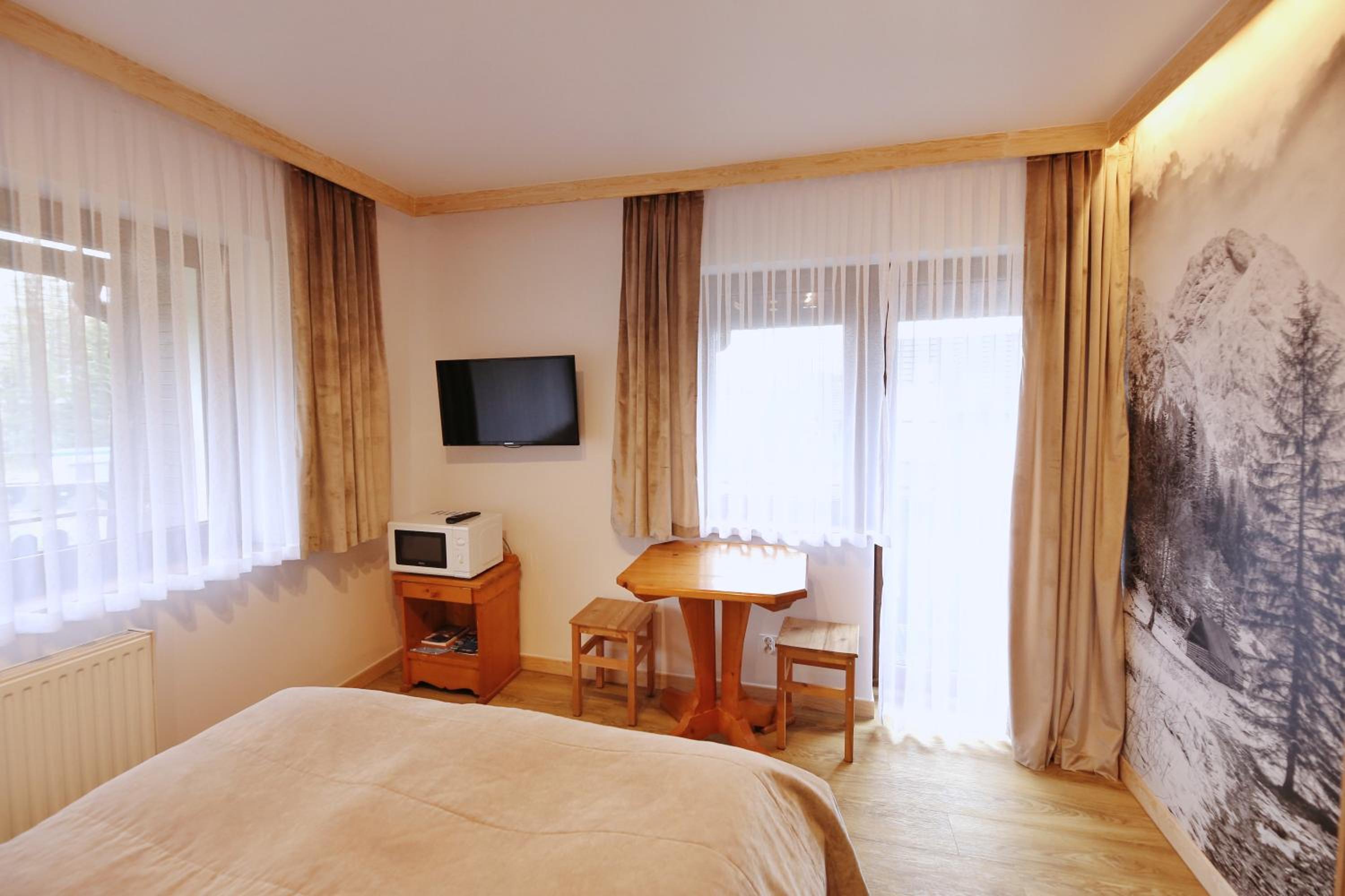 Double Room with Private External Bathroom - Photo 16