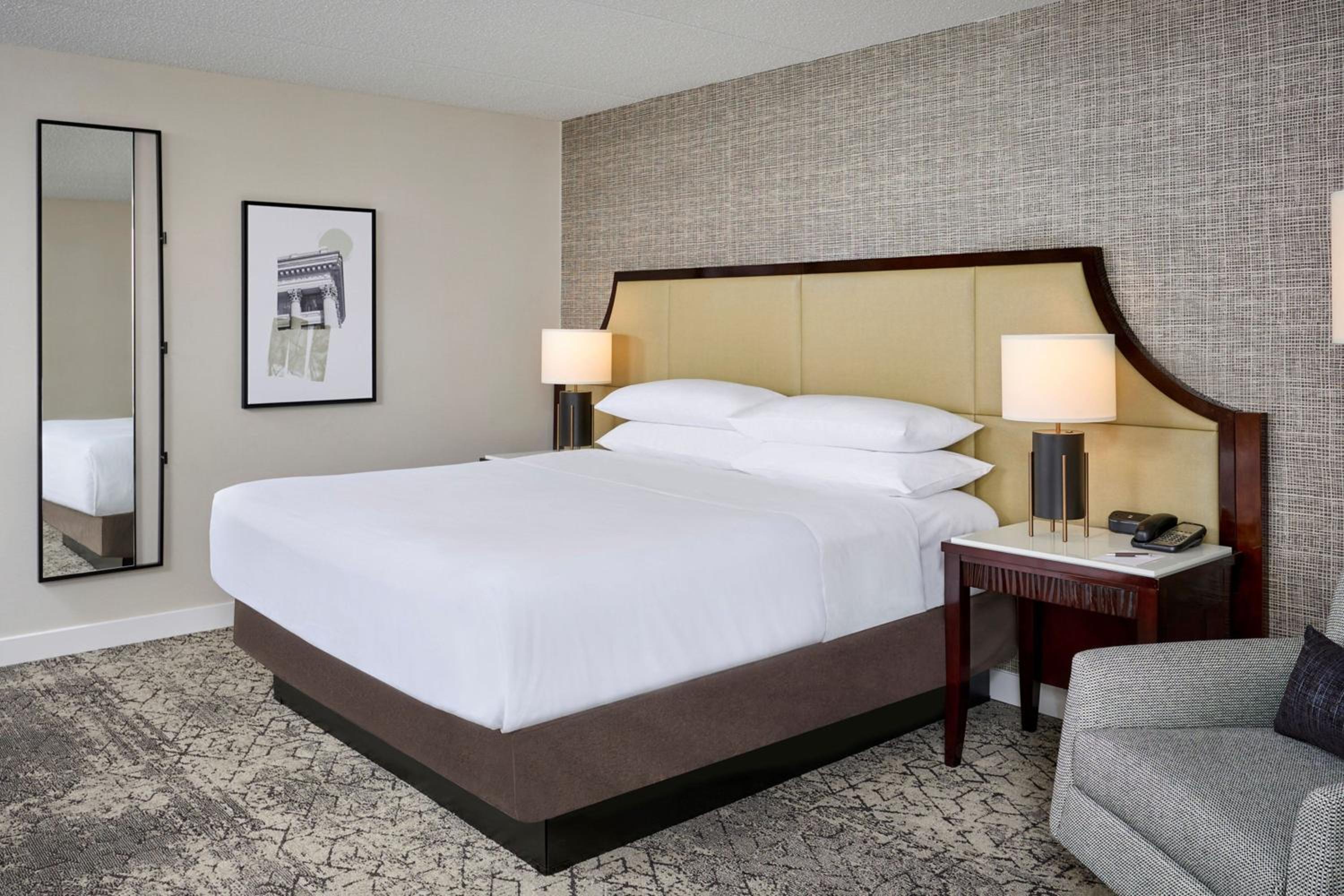 Club Room, 1 King Bed