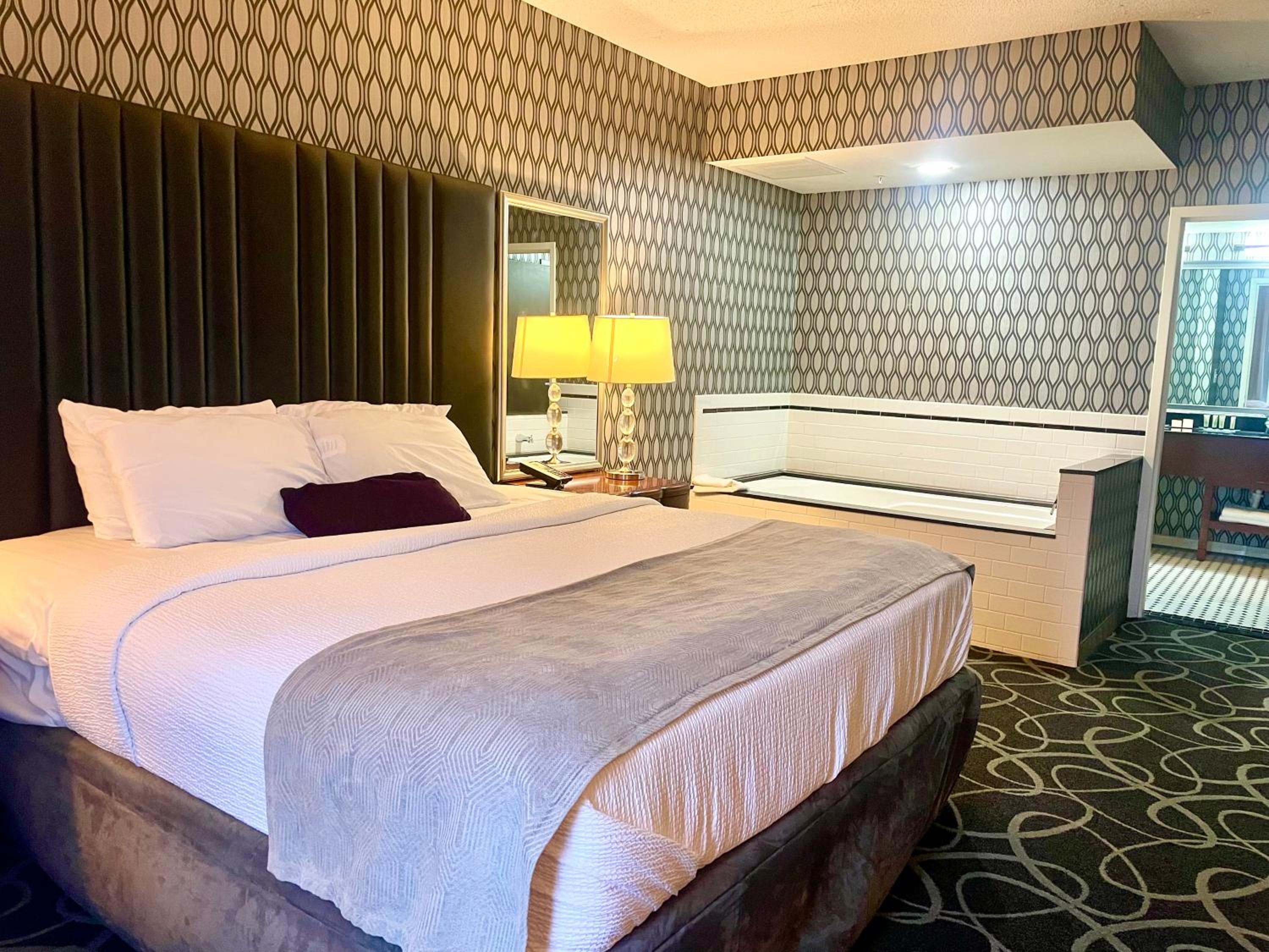 King Room with Spa Bath