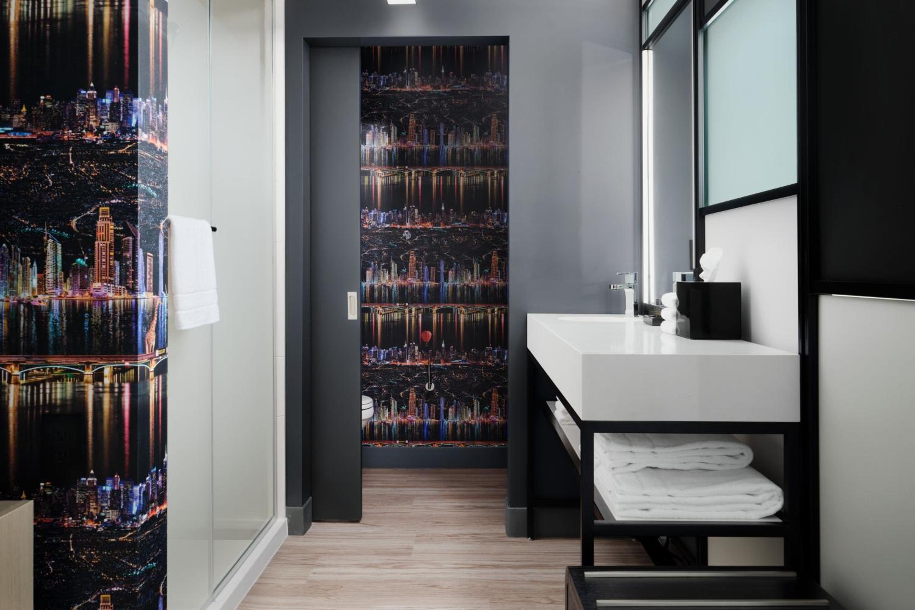 King Room with View - Photo 7