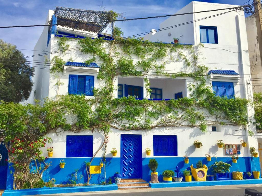 Apartment with Balcony - Photo 4