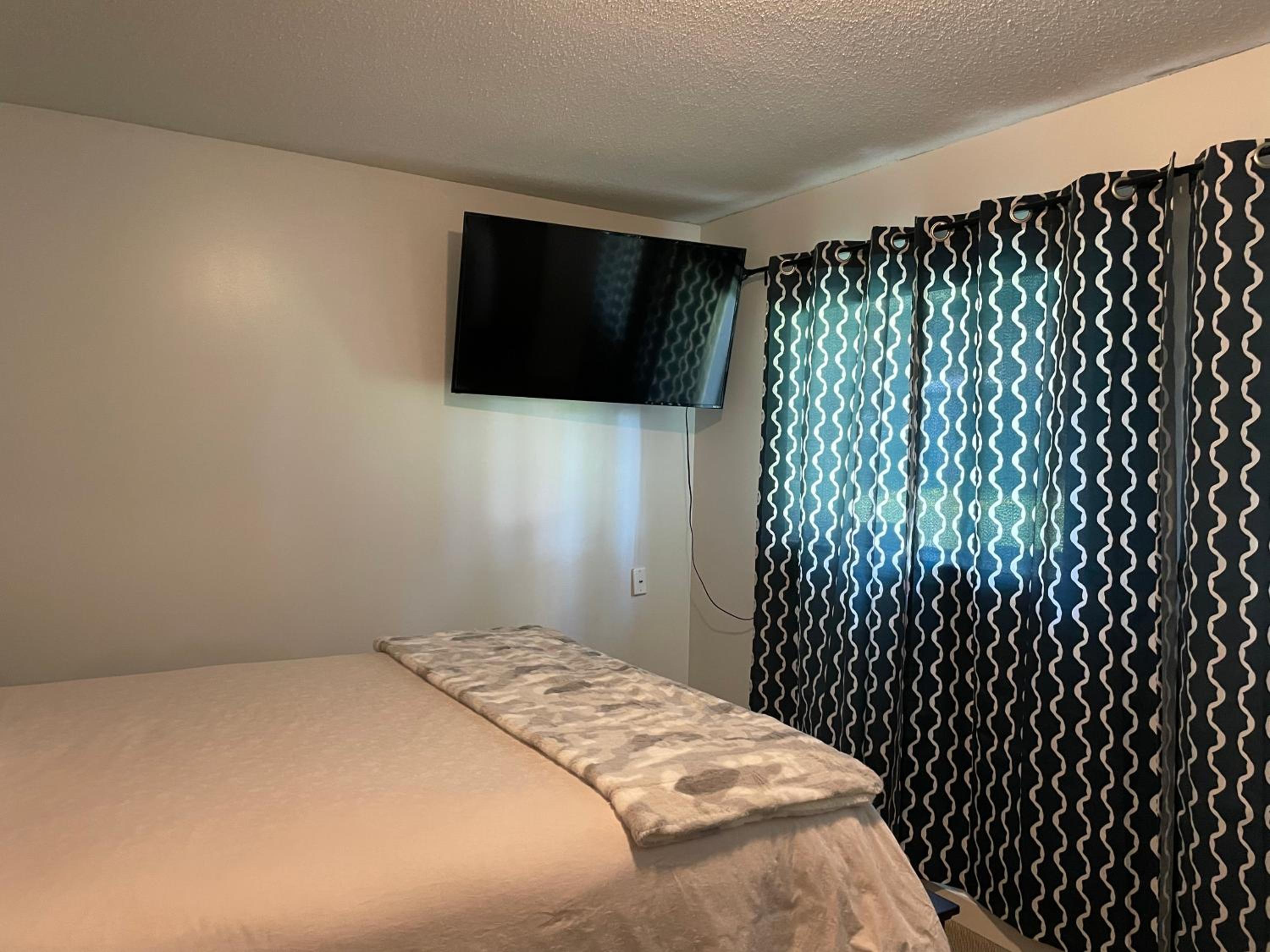 Two-Bedroom House photo 3