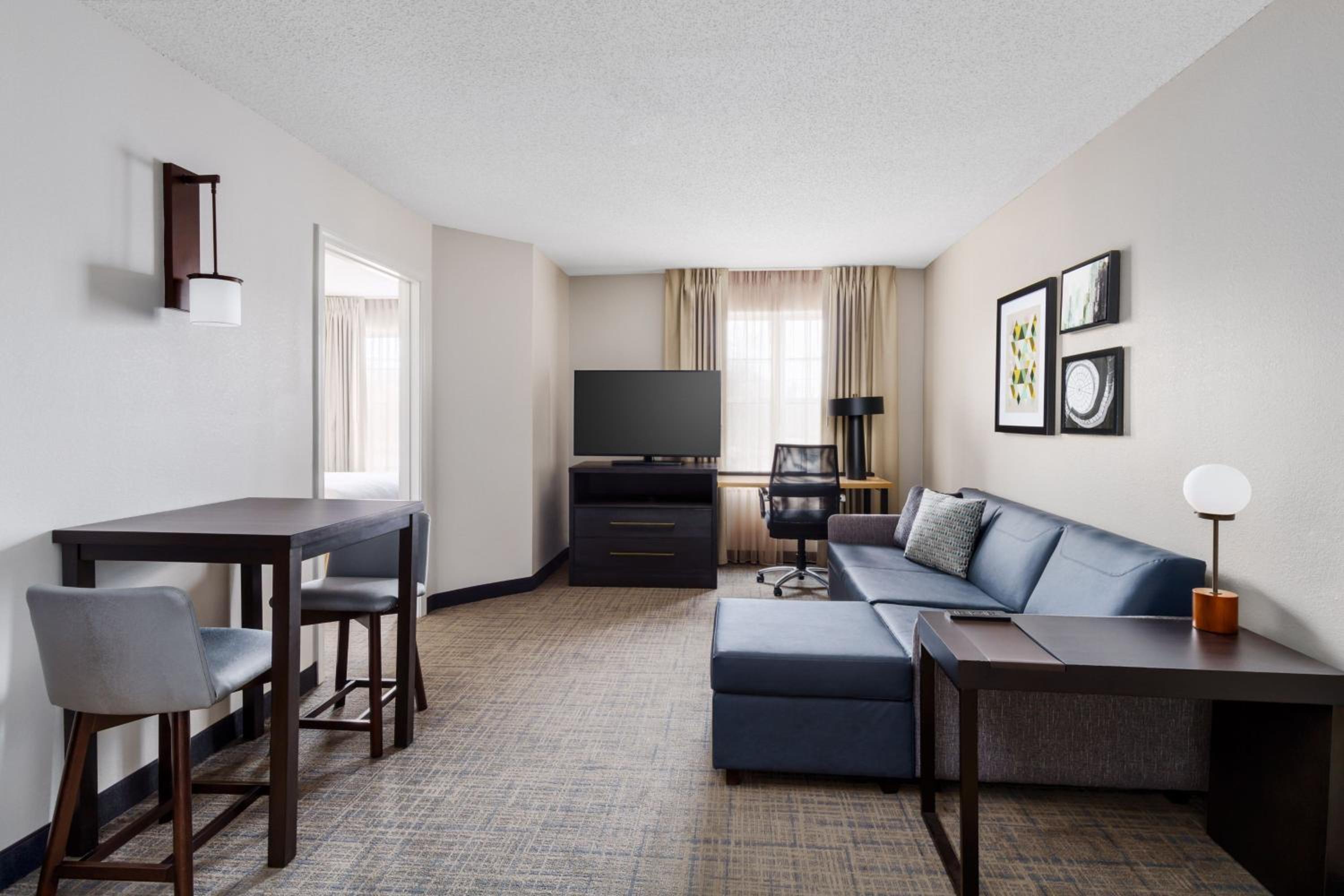 One-Bedroom Queen Suite - Photo 1