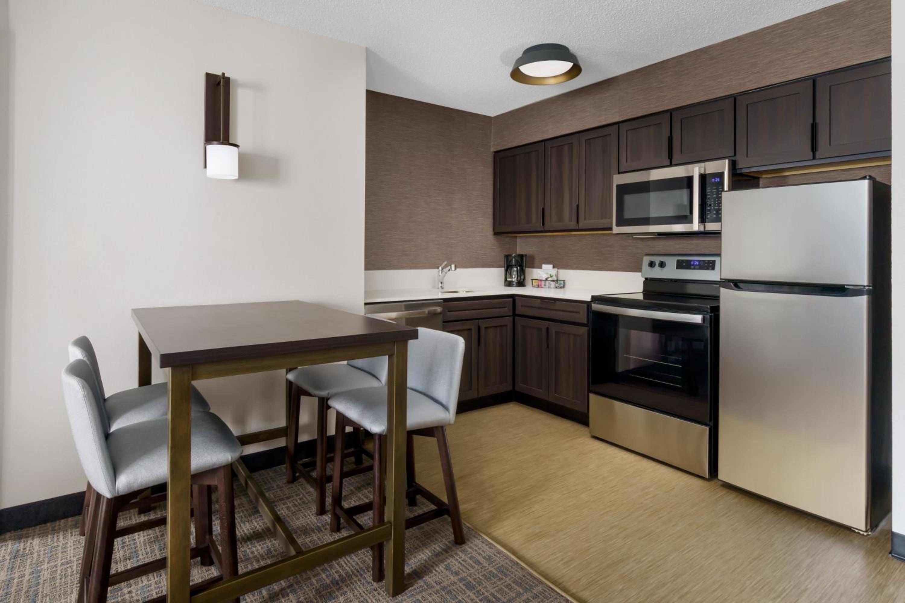 Two-Bedroom Suite - Photo 2