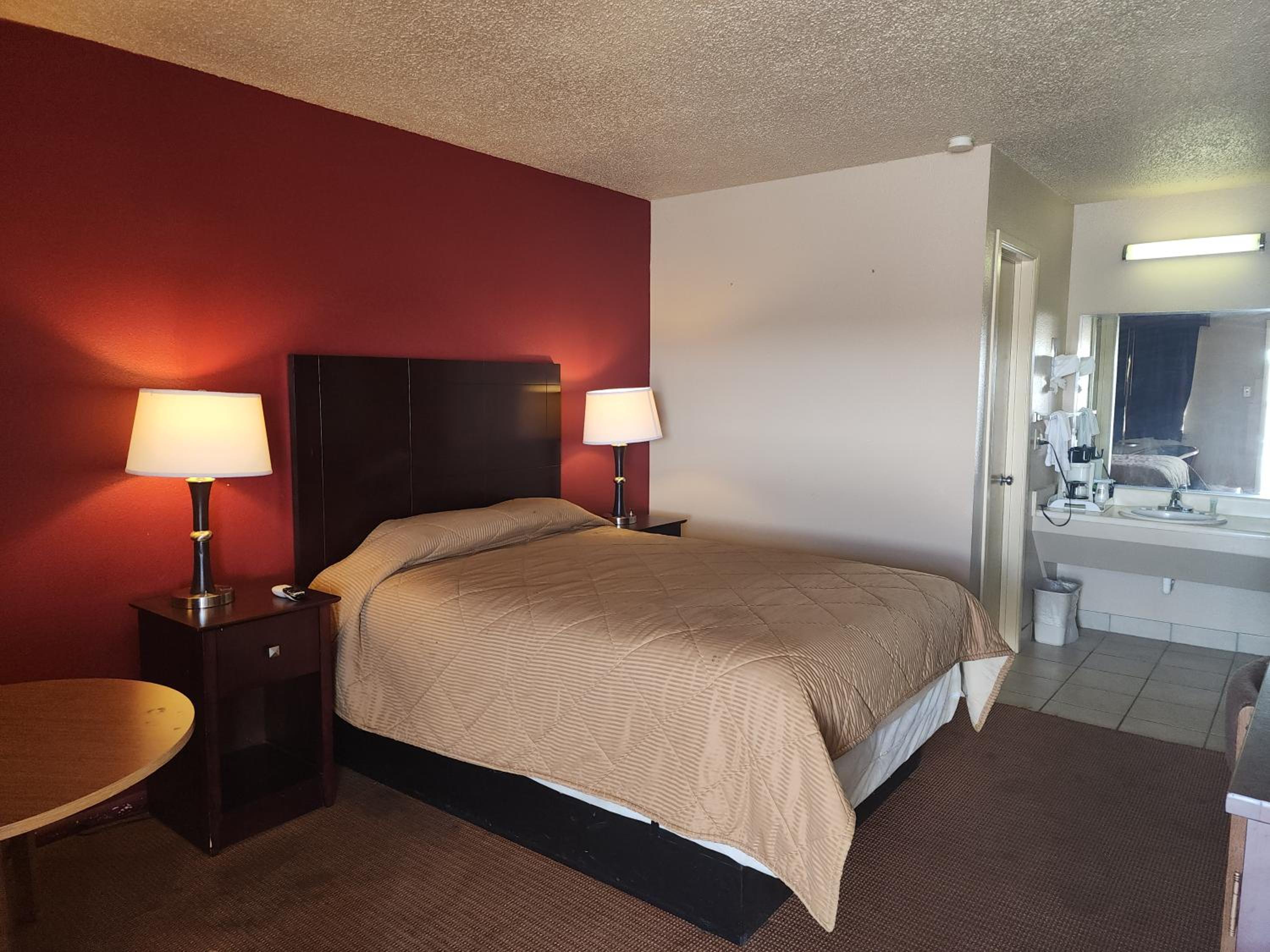 Budget Double Room photo 2