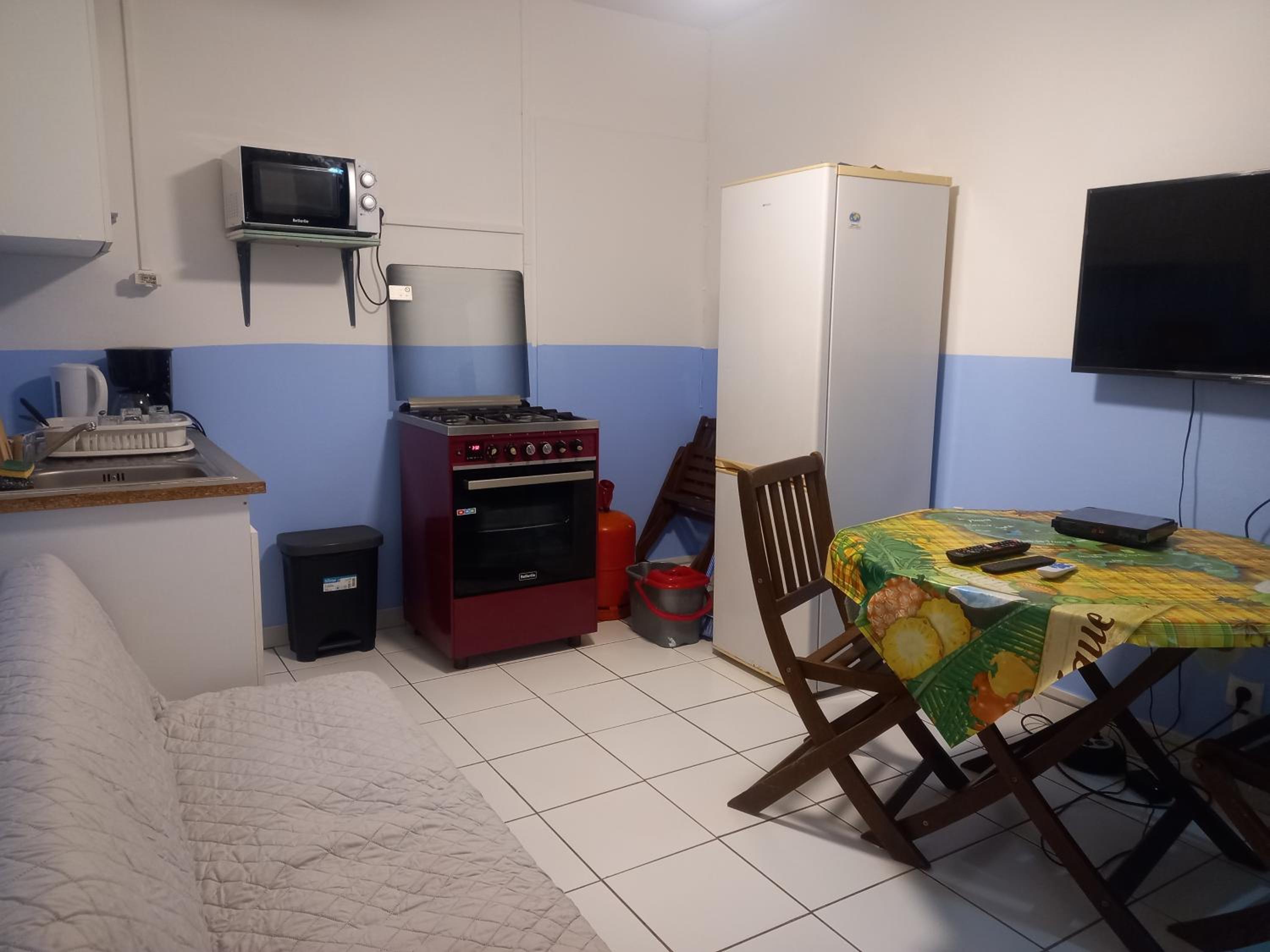 One-Bedroom Apartment - Photo 1