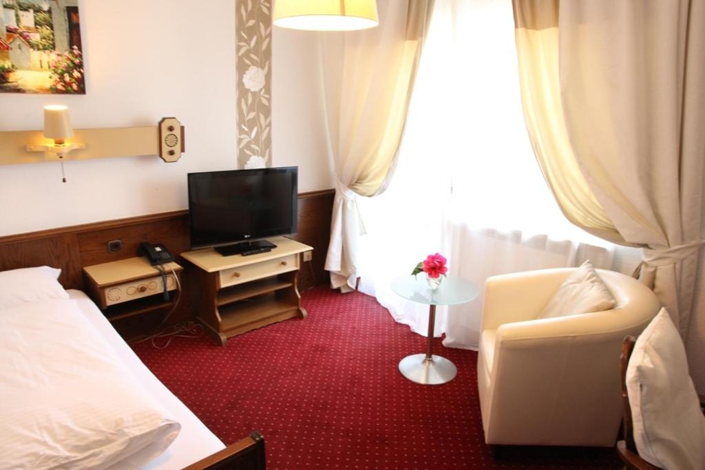 Classic Single Room with Balcony