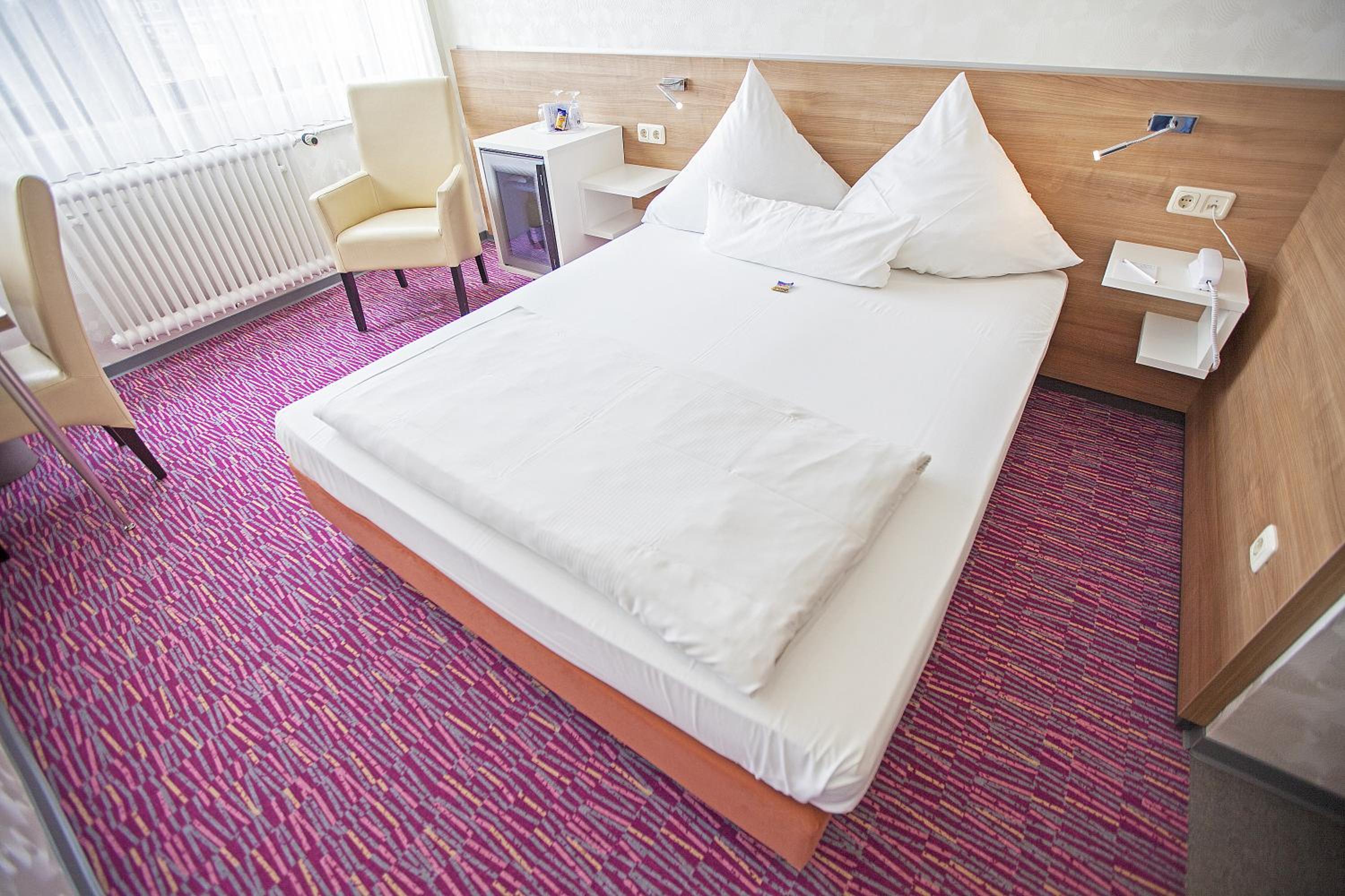 Single Room photo 3