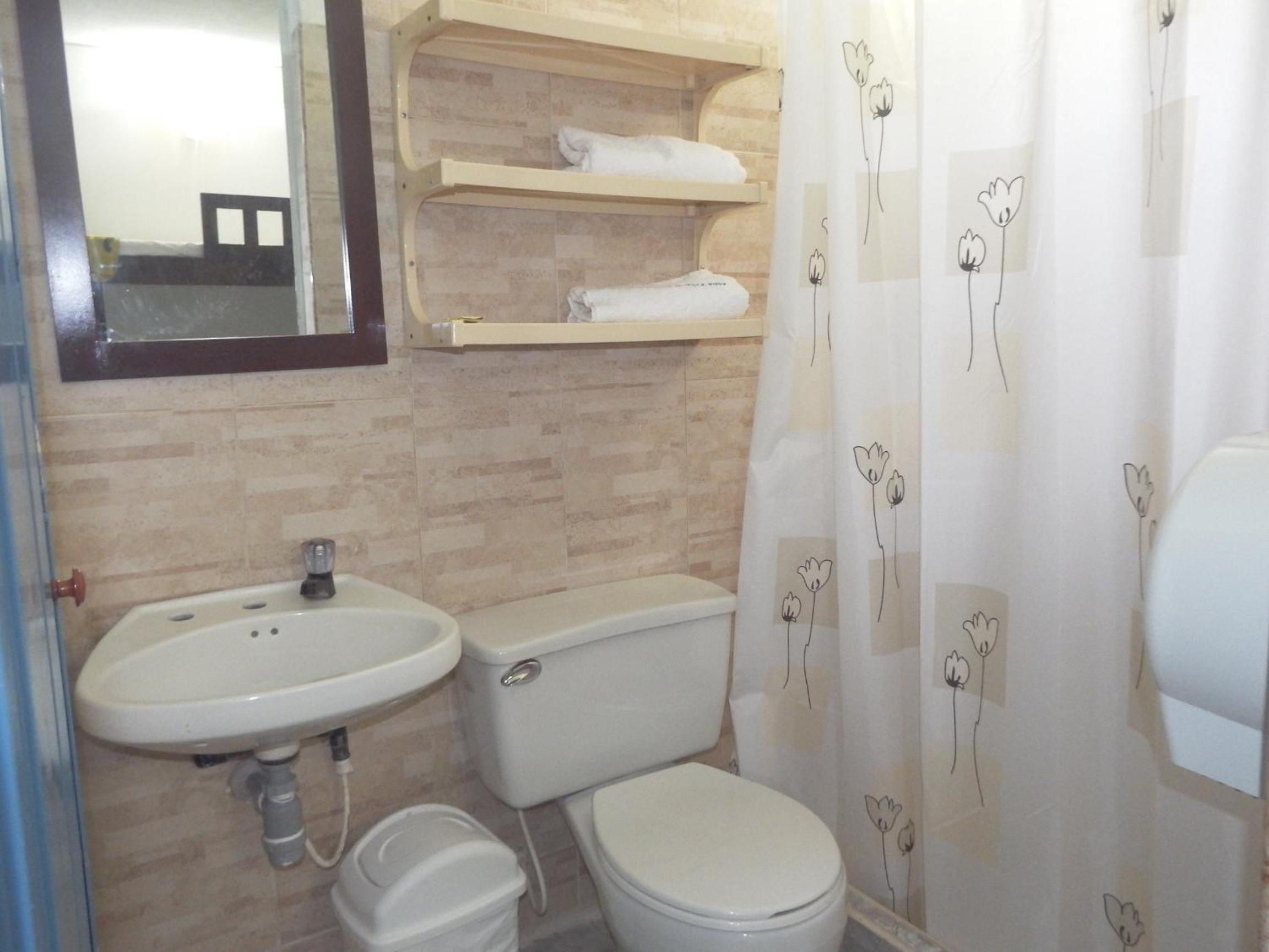 Quadruple Room with Air-Conditioning photo 2