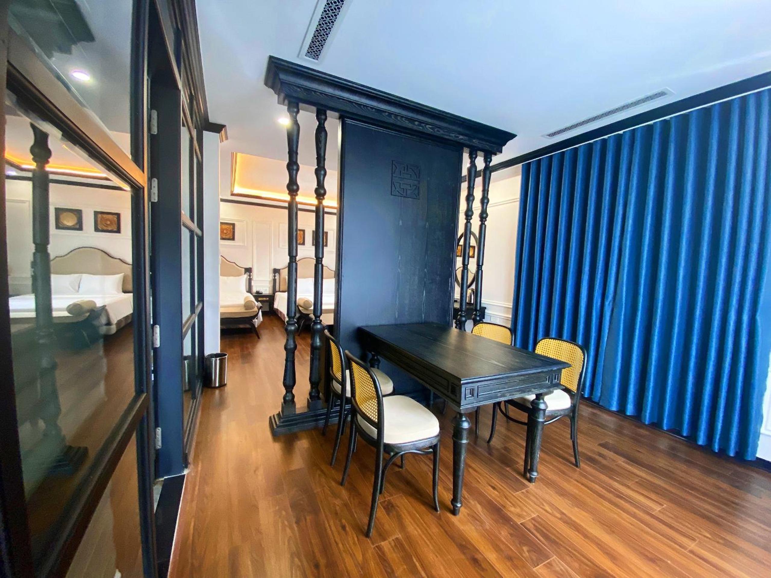 Suite with Mountain View