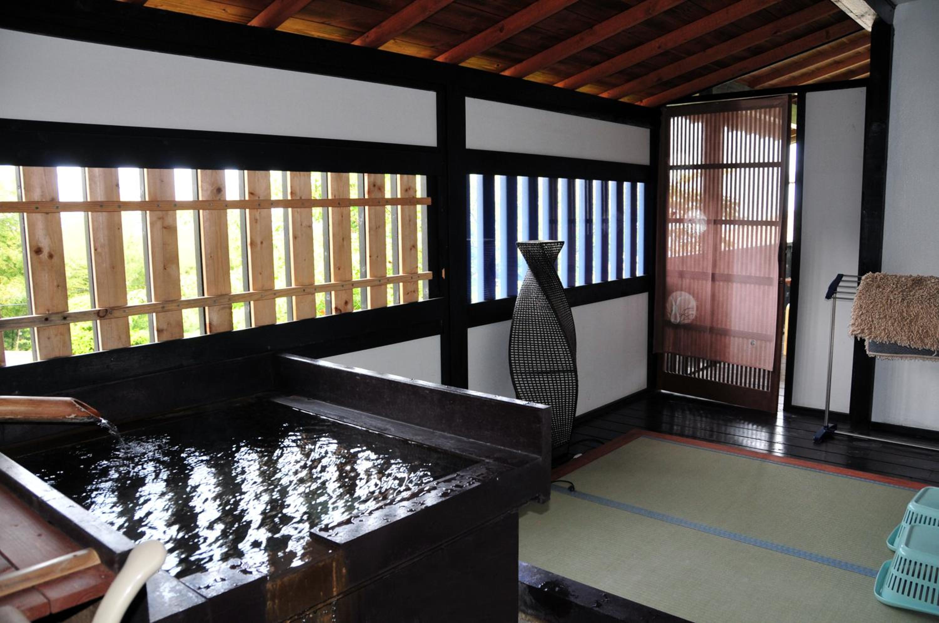 Japanese-Style Room with Private Bathroom photo 2
