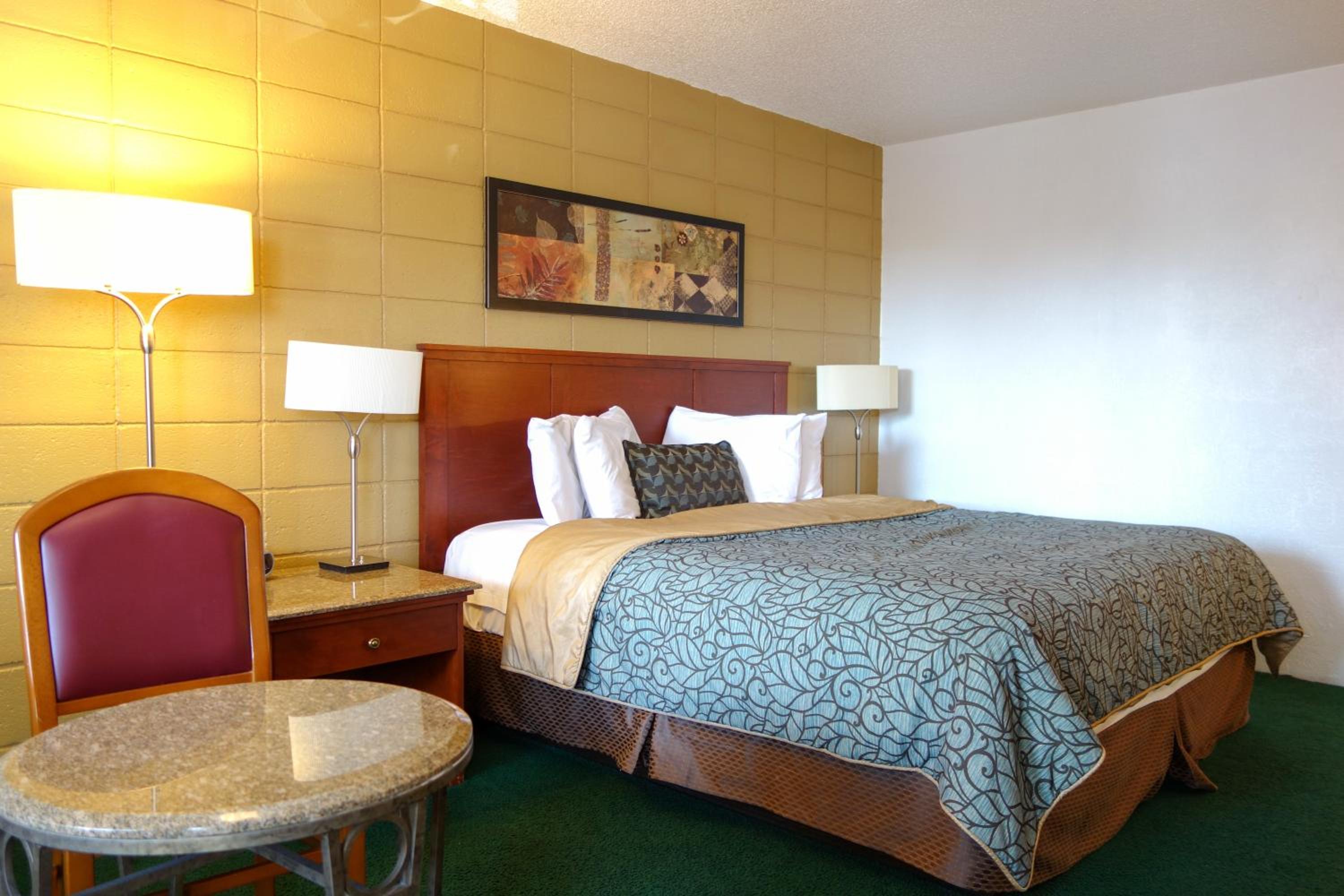 Queen Room with Two Queen Beds - Smoking - Photo 1