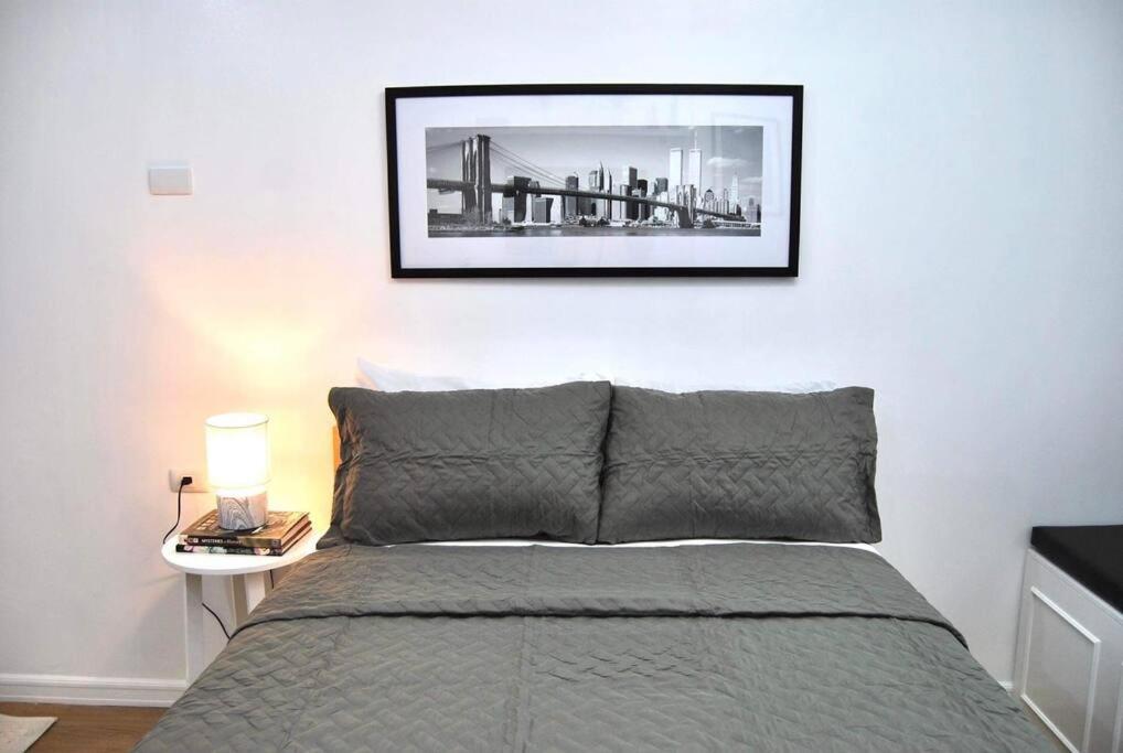 One-Bedroom Apartment photo 3