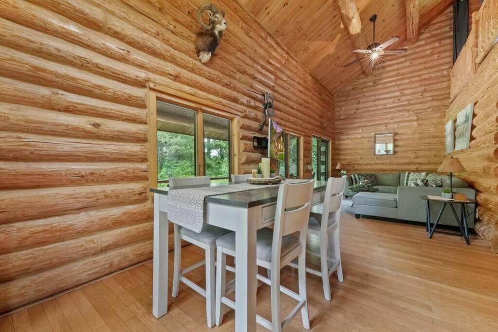 One-Bedroom House photo 3
