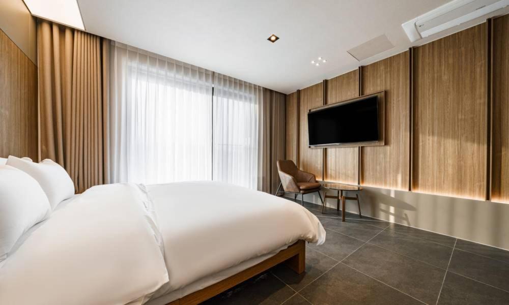 Standard Double Room - Photo 2
