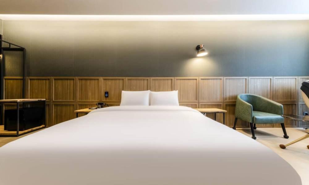 Deluxe Double Room B - Photo 1