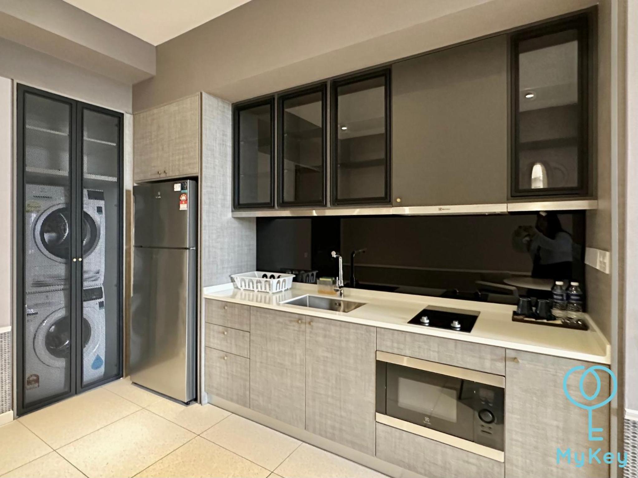 1 Bedroom Suites with Bathtub photo 2