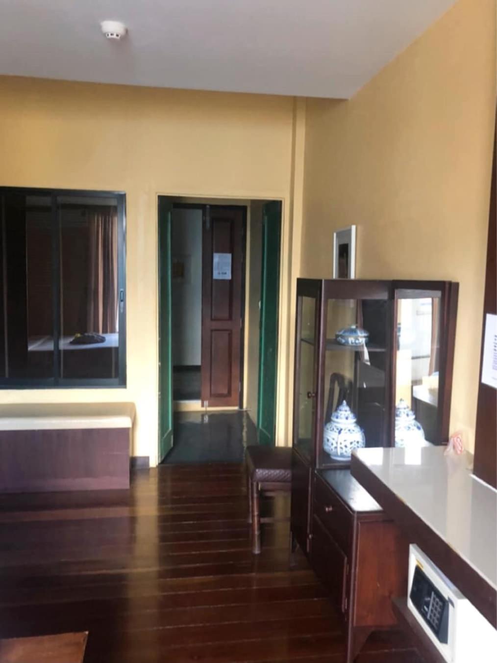 Family Room with Balcony photo 1