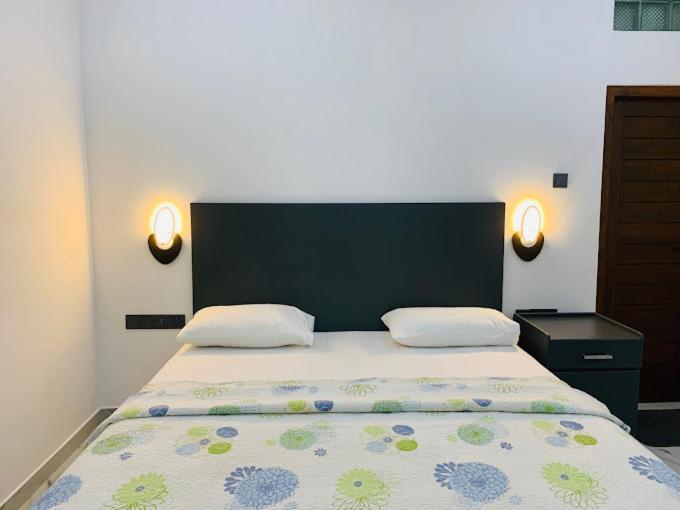 Deluxe Double Room (2 Adults + 1 Child) photo 2