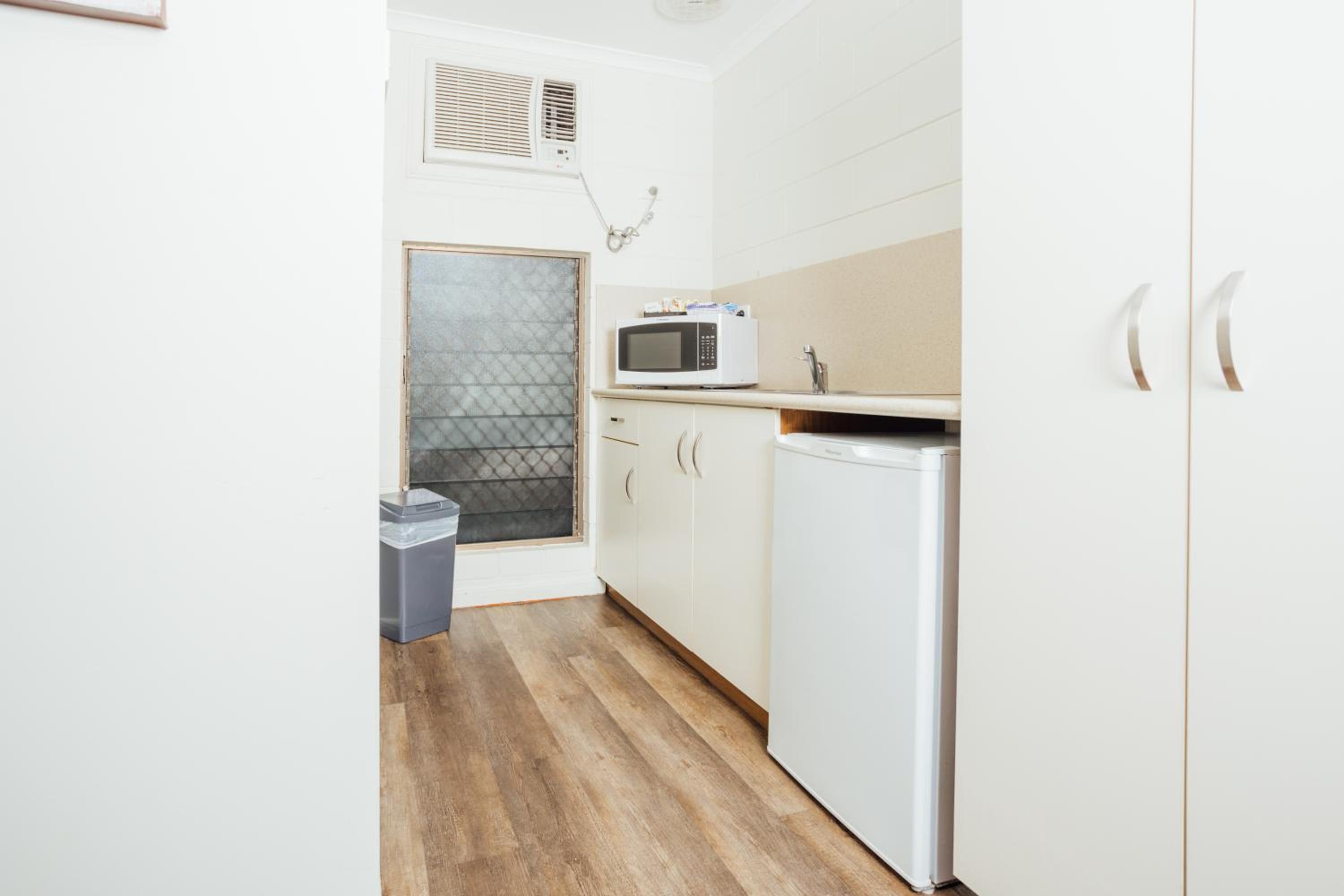 Deluxe King Room photo 3