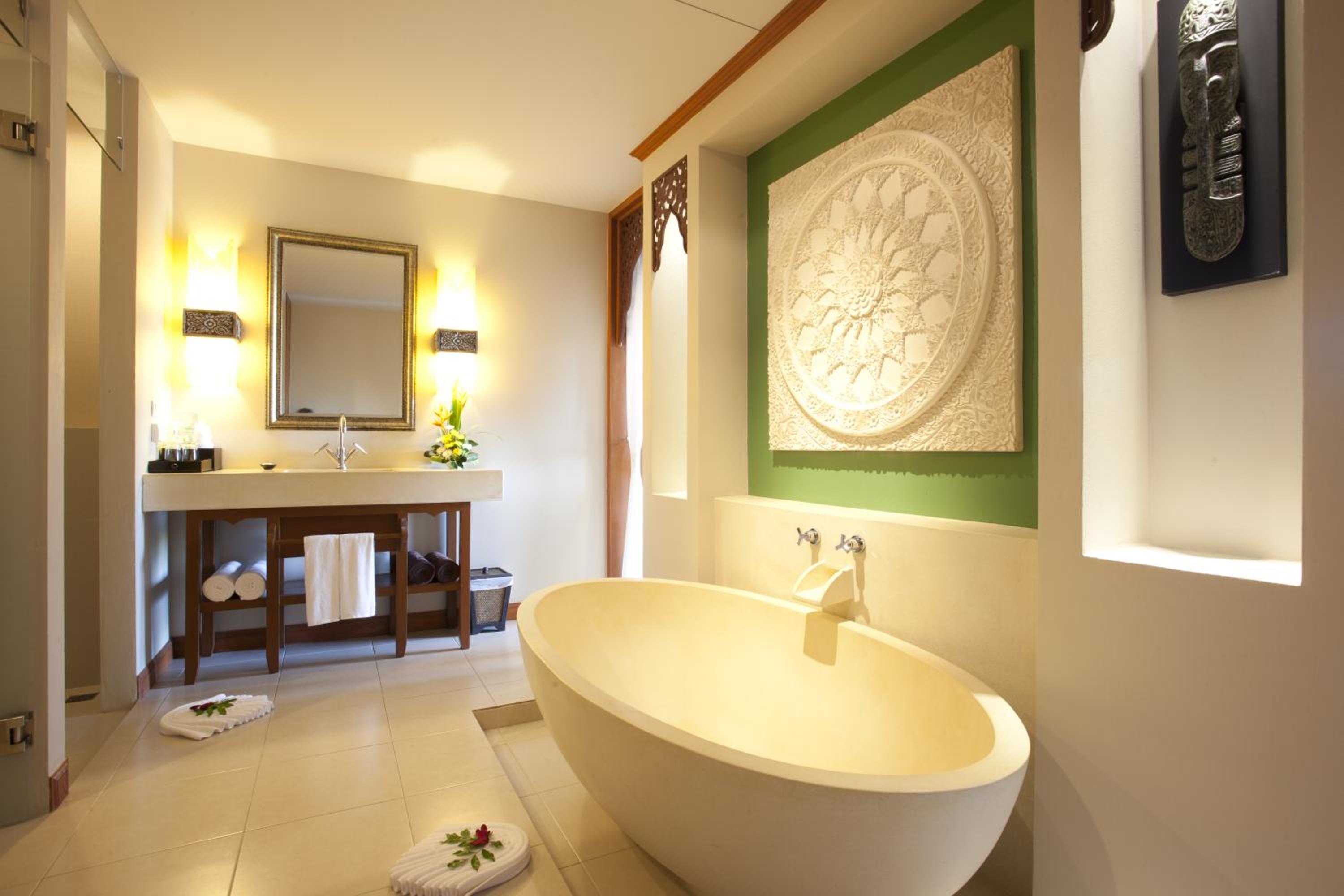 Deluxe Double or Twin Room with Pool View - Photo 4