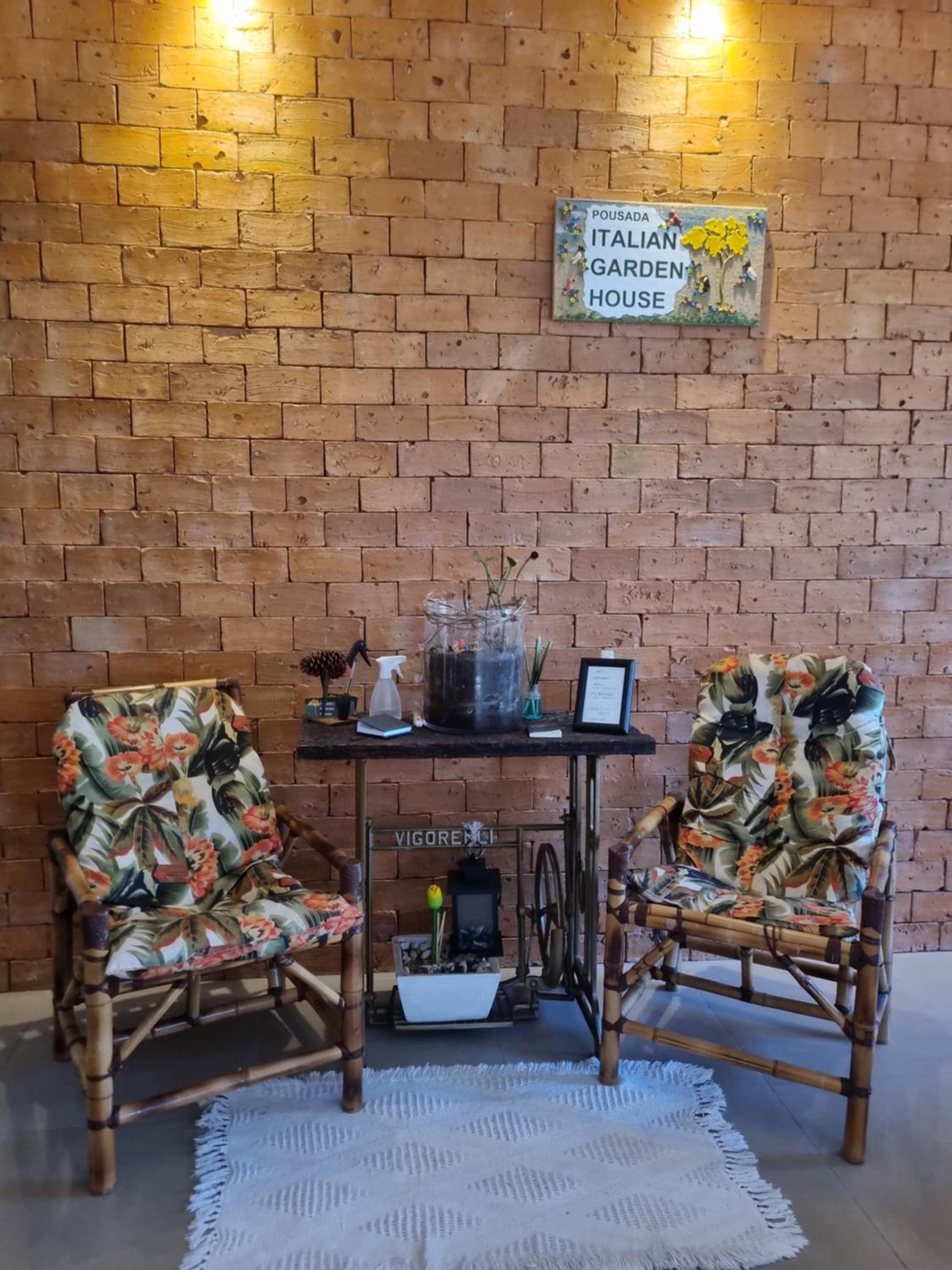 Standard King Room photo 3