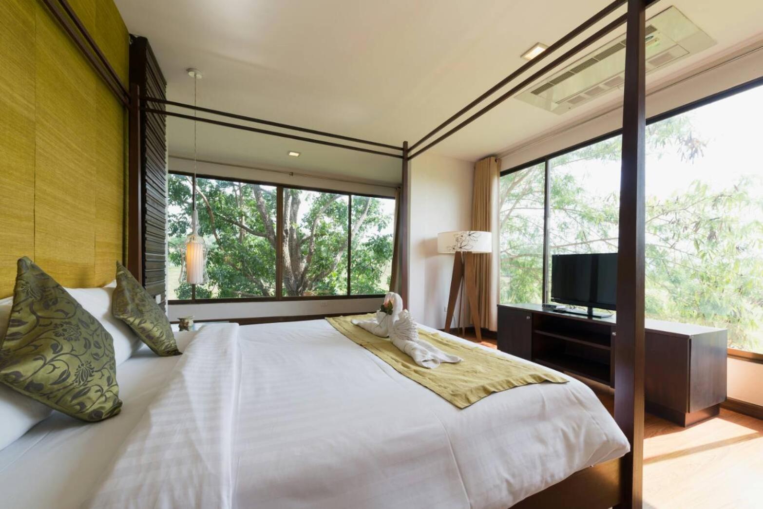 Suite with Mountain View - Photo 1