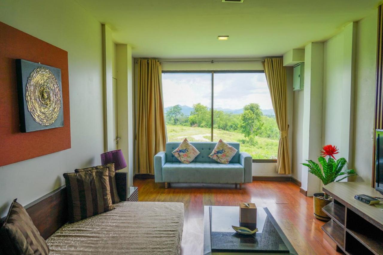 Suite with Mountain View - Photo 2