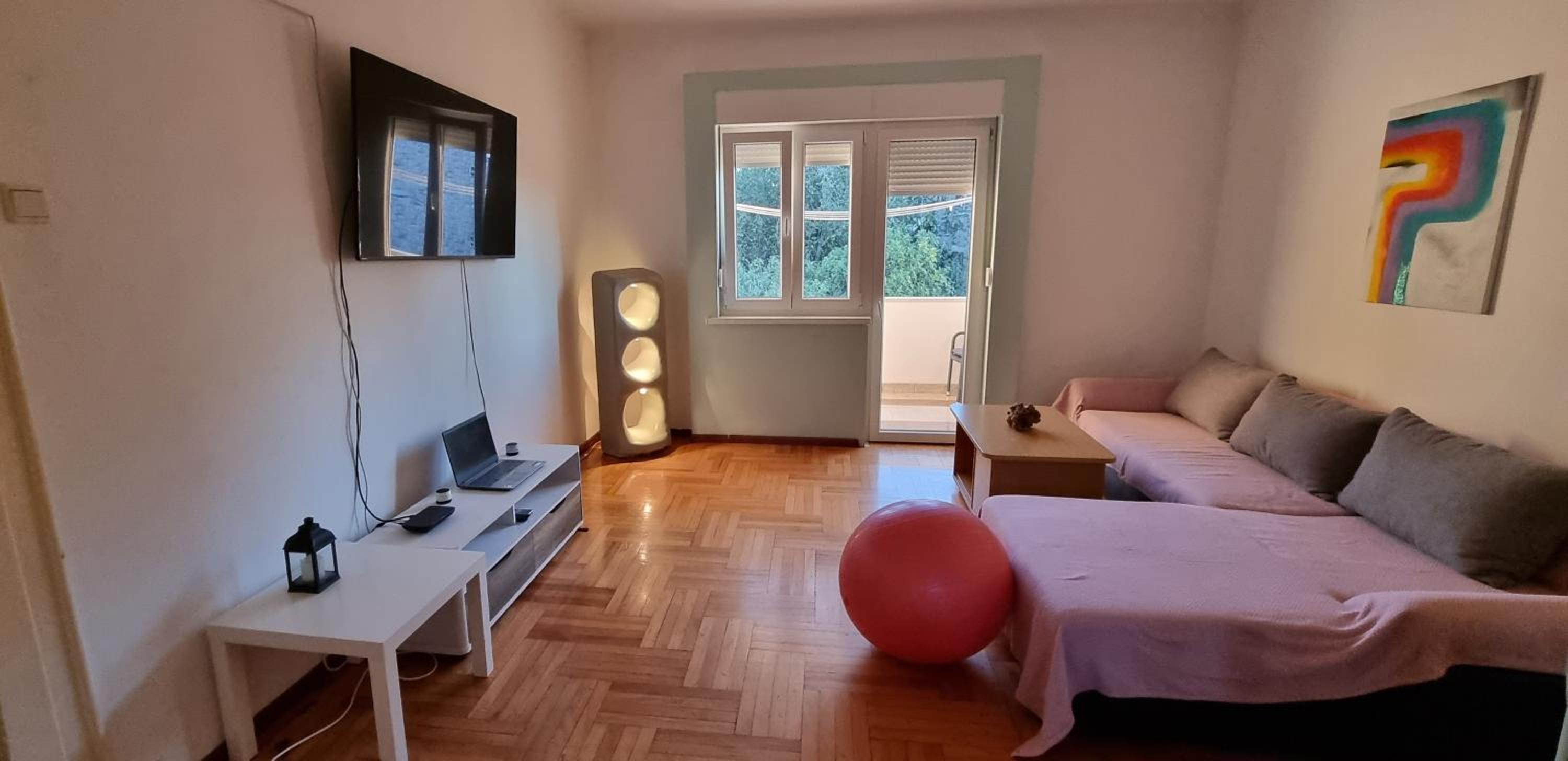 Apartment with Balcony - Photo 41