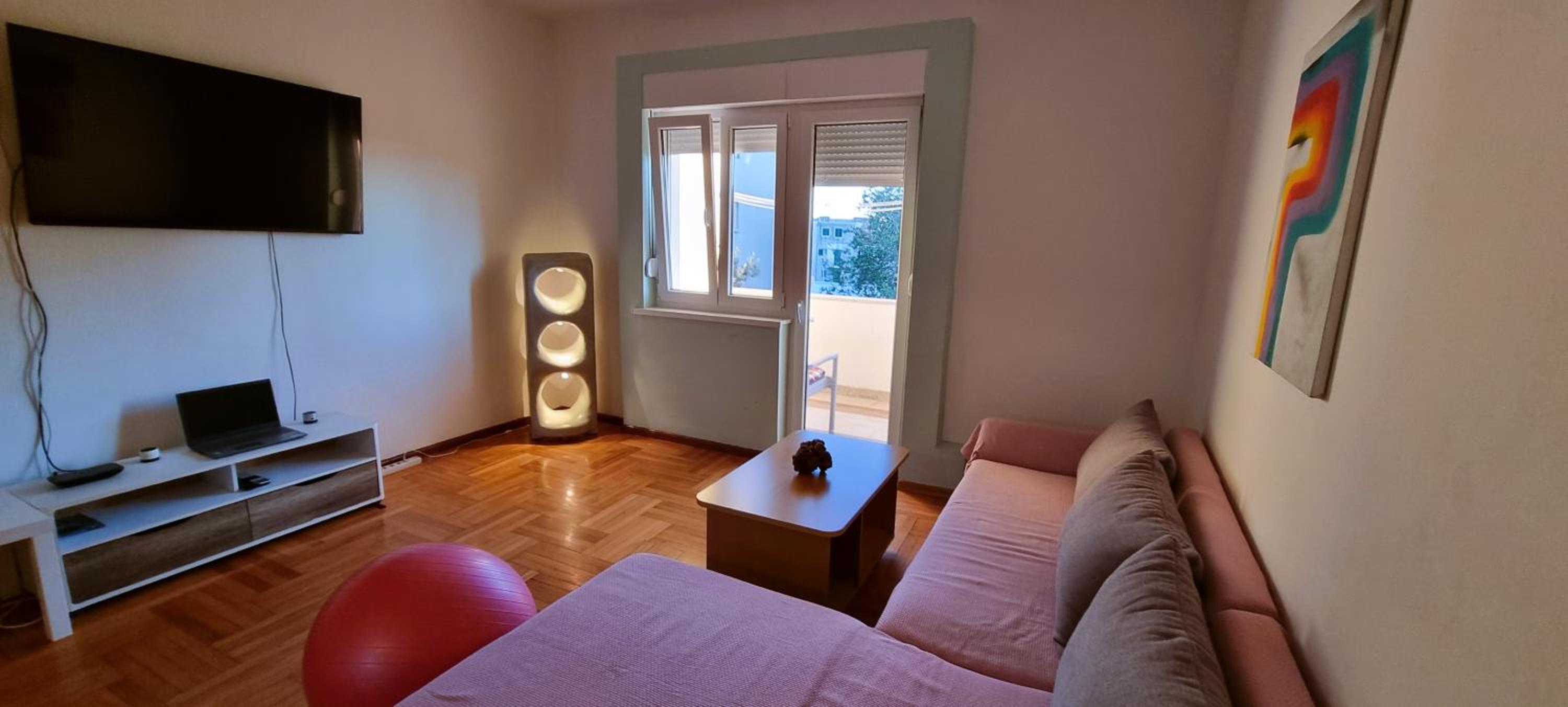 Apartment with Balcony - Photo 14