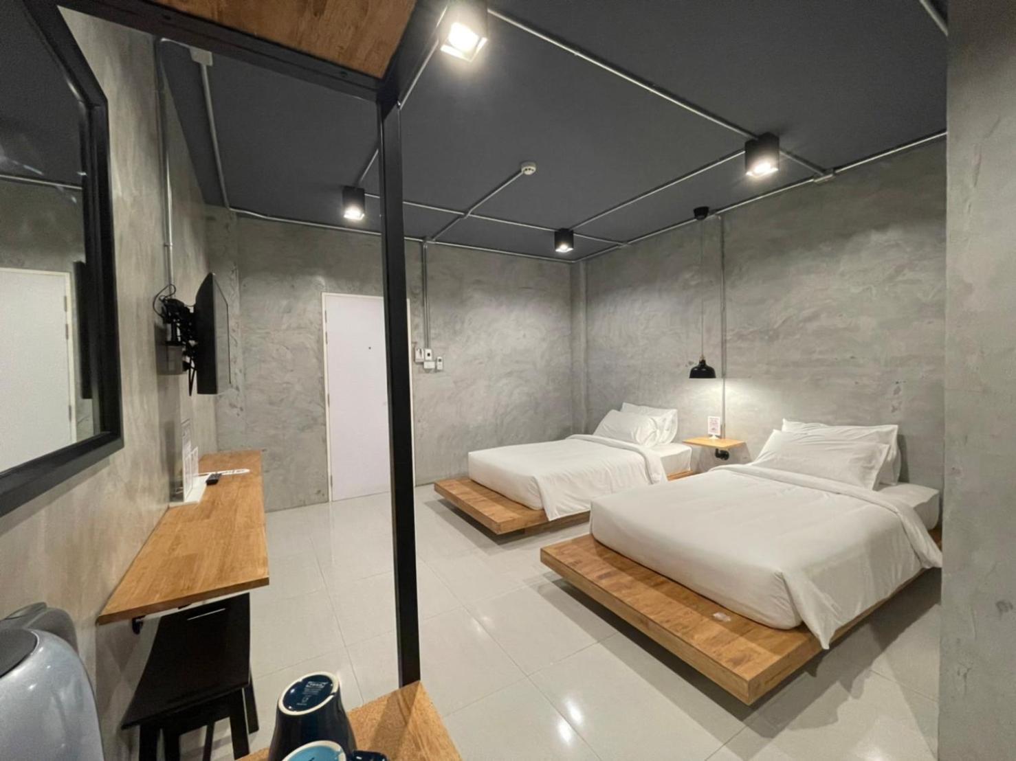 Deluxe Twin Room - Photo 12