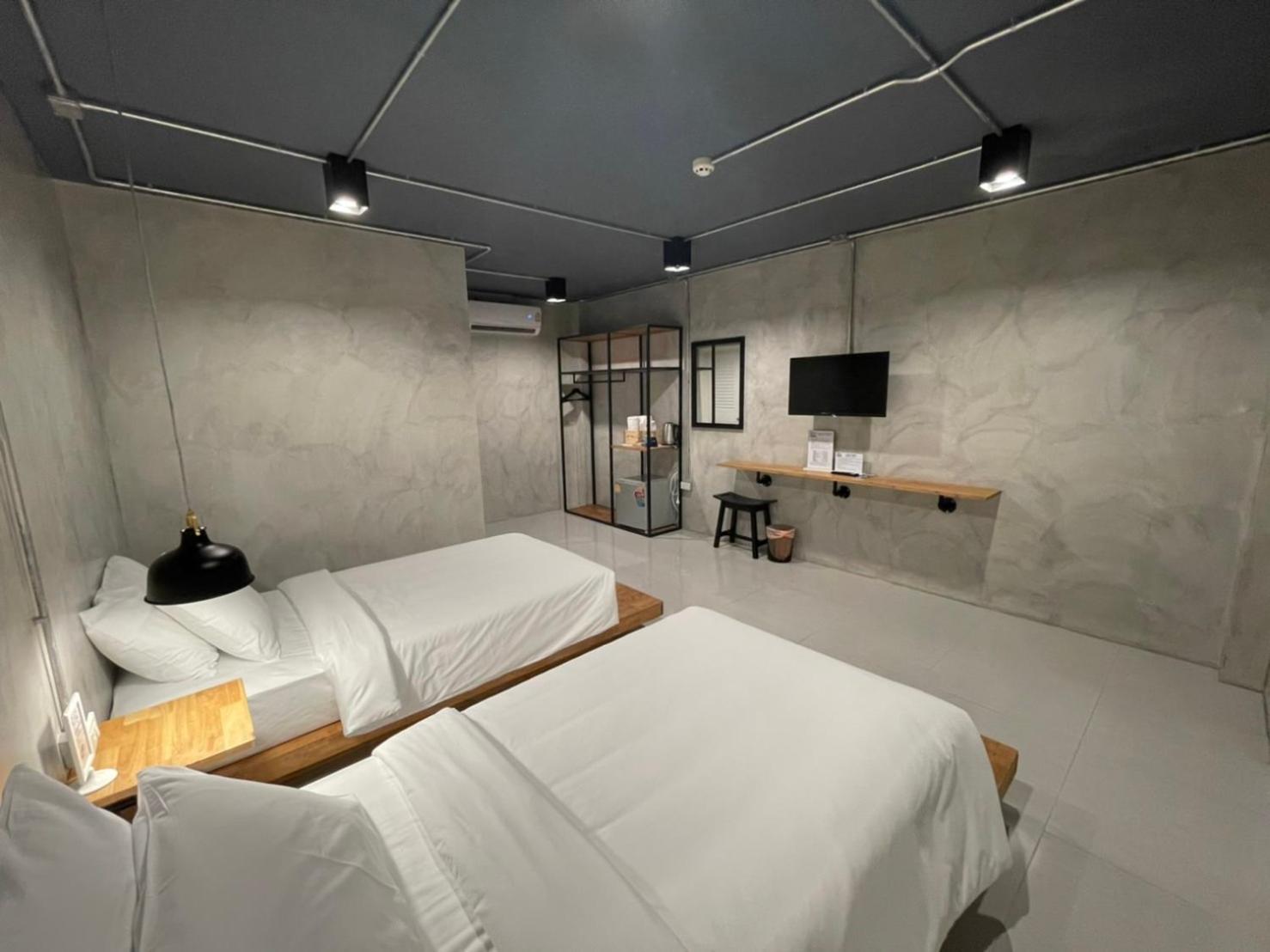 Deluxe Twin Room - Photo 9