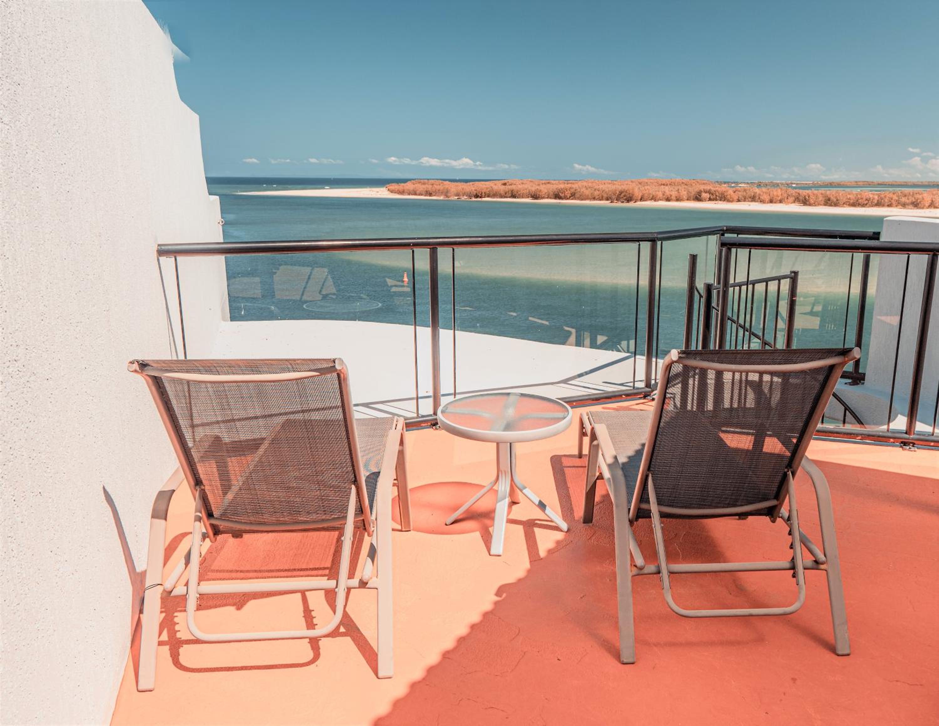 Executive Two-Bedroom Apartment - Rooftop photo 3