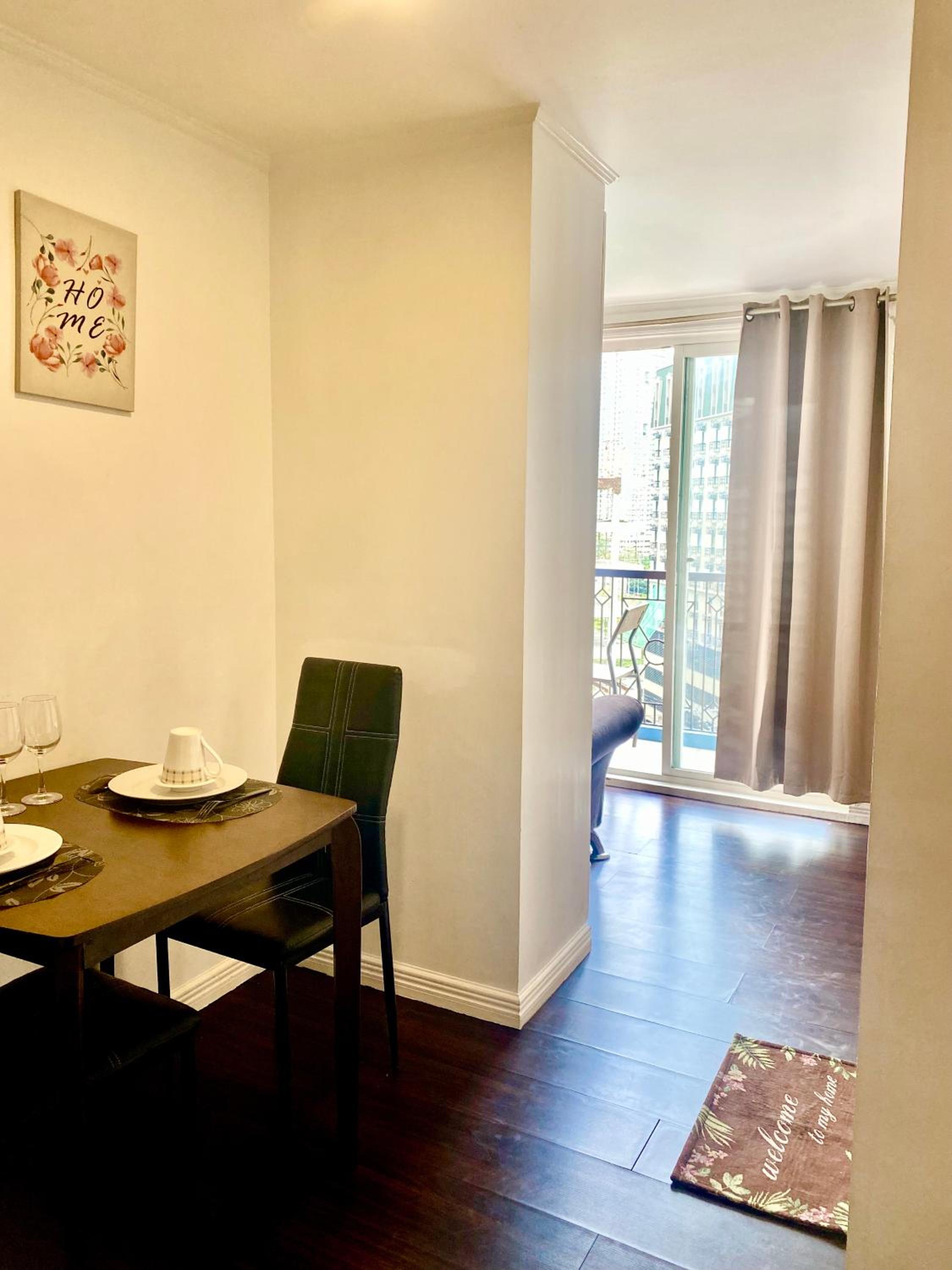 Apartment with Terrace - Photo 8