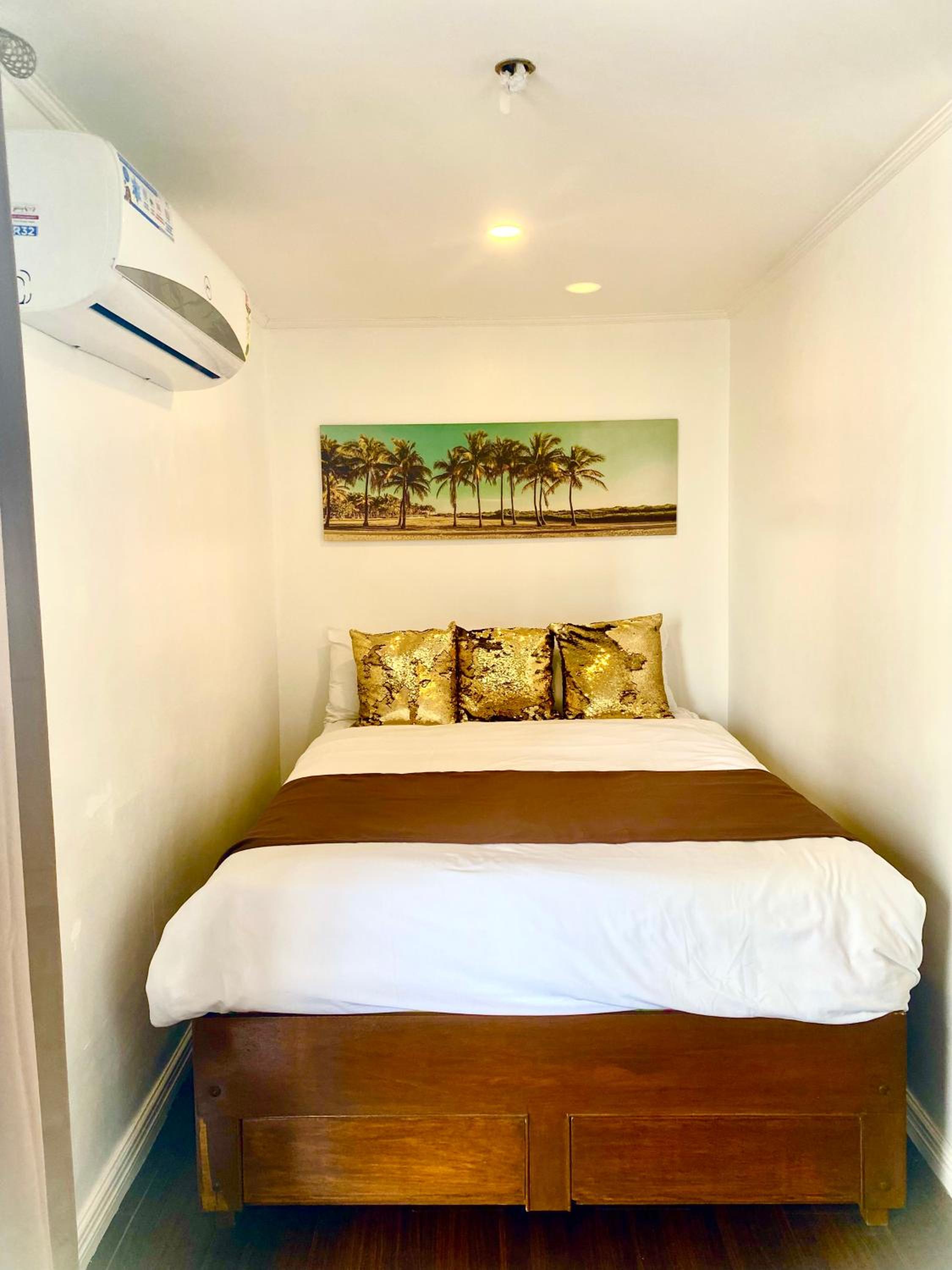 Apartment with Terrace - Photo 9