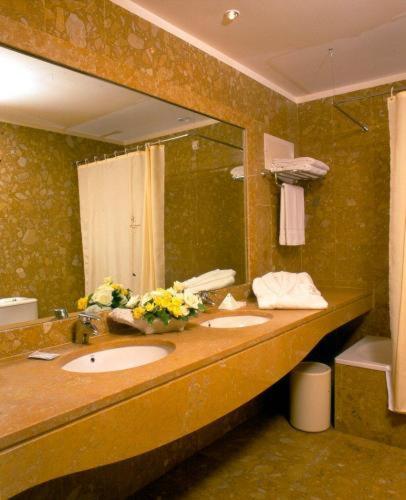 Double or Twin Room - Photo 6